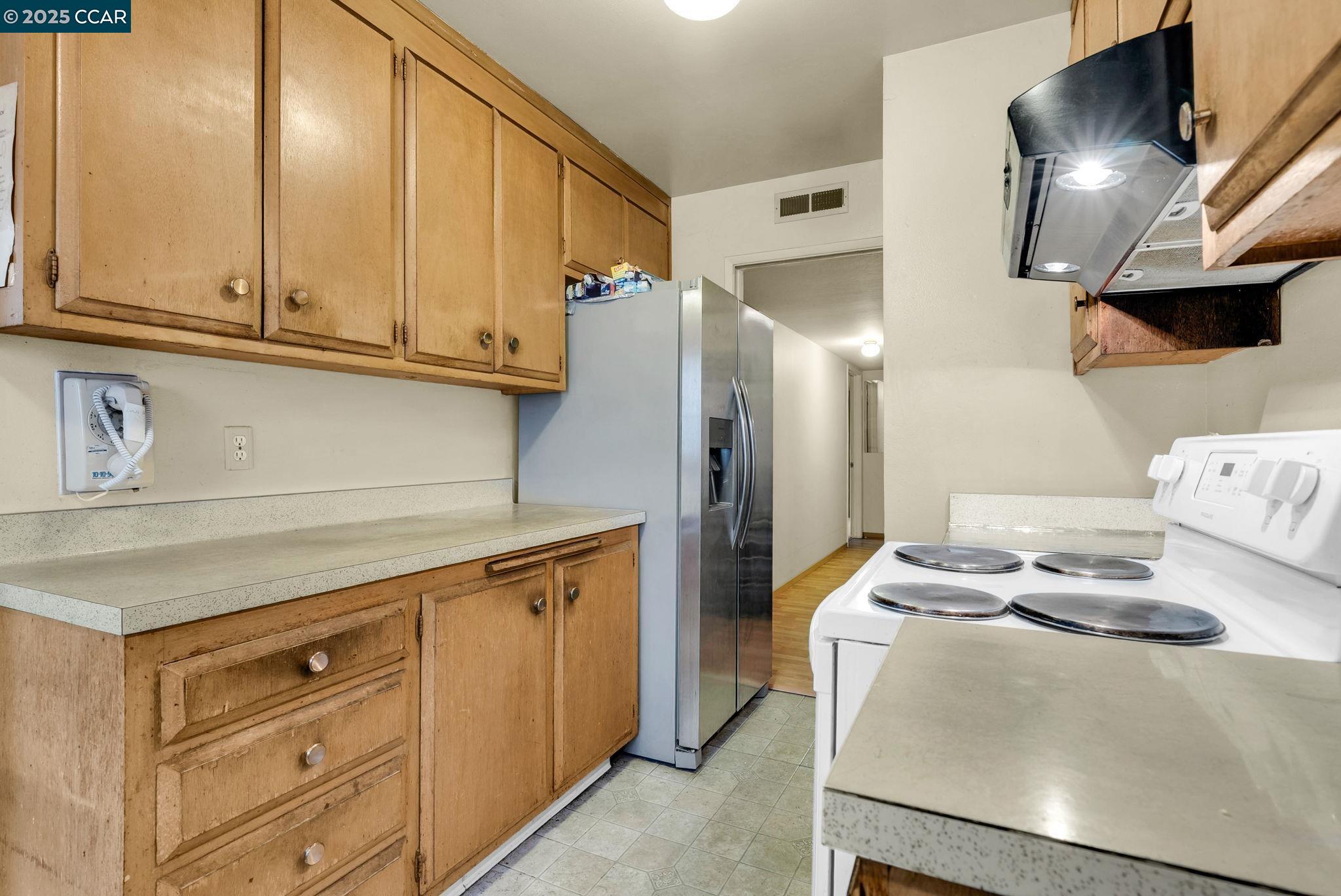 Detail Gallery Image 14 of 47 For 1246 Otis Dr, Alameda,  CA 94501 - 4 Beds | 2 Baths