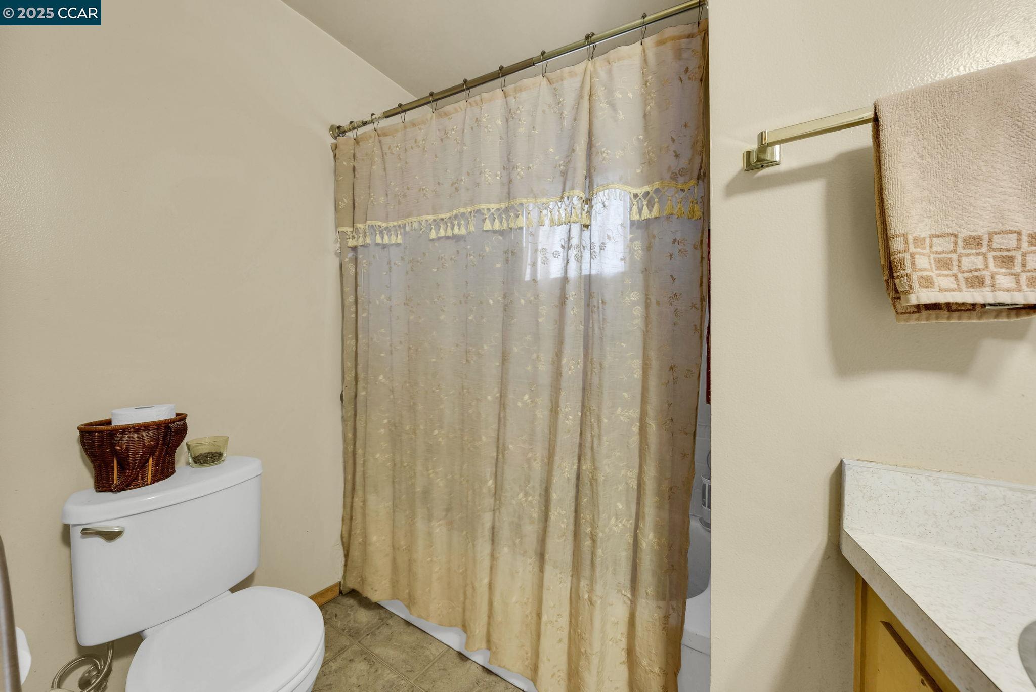 Detail Gallery Image 24 of 47 For 1246 Otis Dr, Alameda,  CA 94501 - 4 Beds | 2 Baths