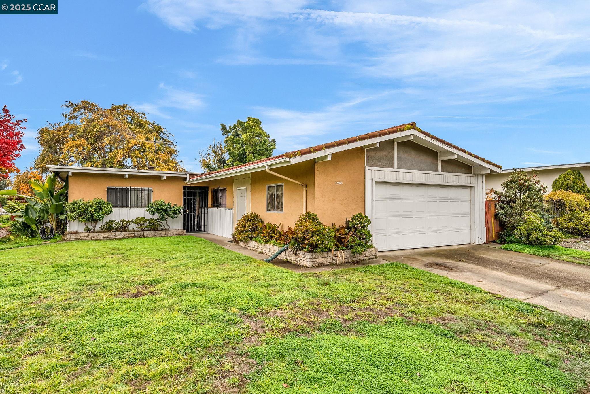 Detail Gallery Image 4 of 47 For 1246 Otis Dr, Alameda,  CA 94501 - 4 Beds | 2 Baths