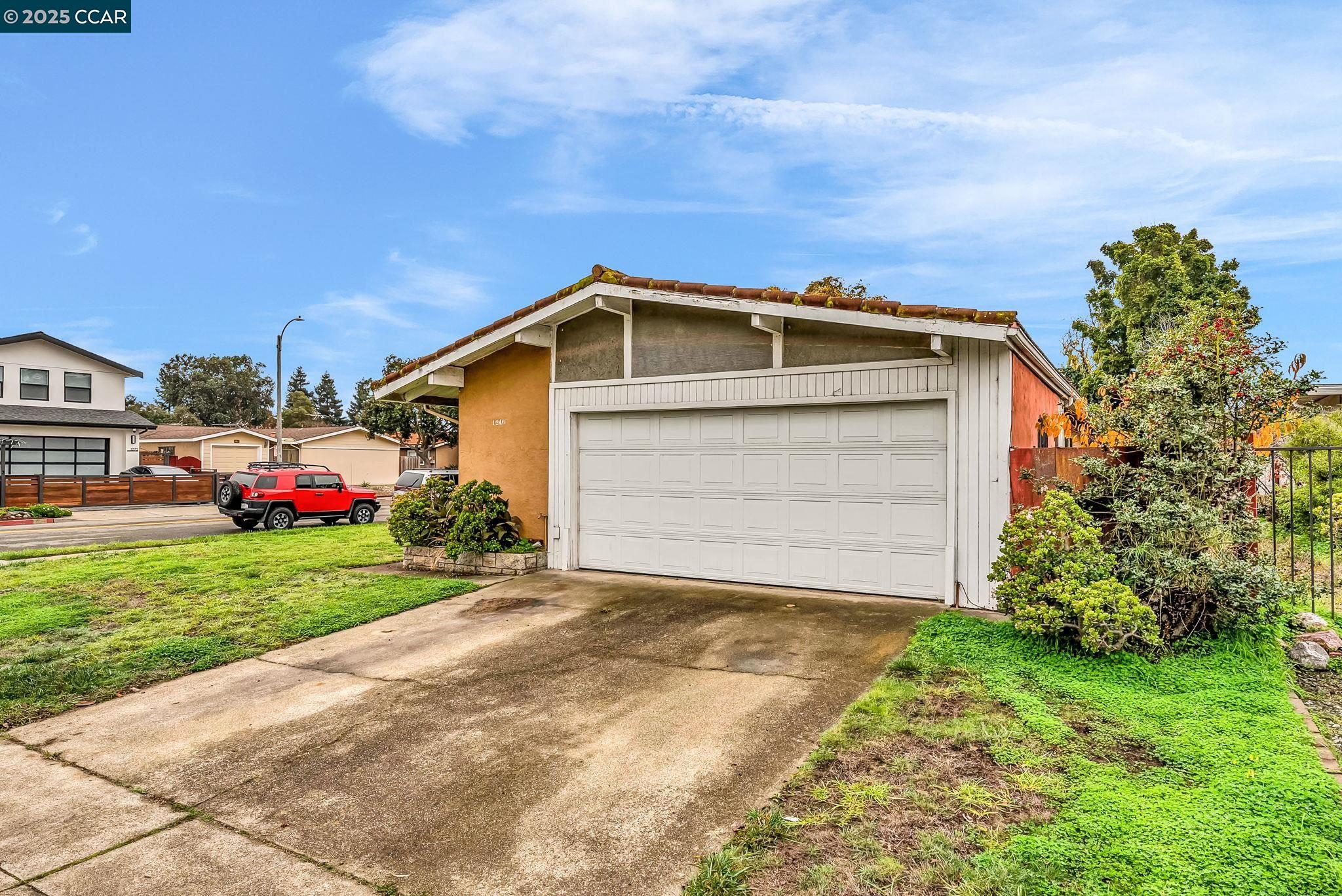 Detail Gallery Image 5 of 47 For 1246 Otis Dr, Alameda,  CA 94501 - 4 Beds | 2 Baths