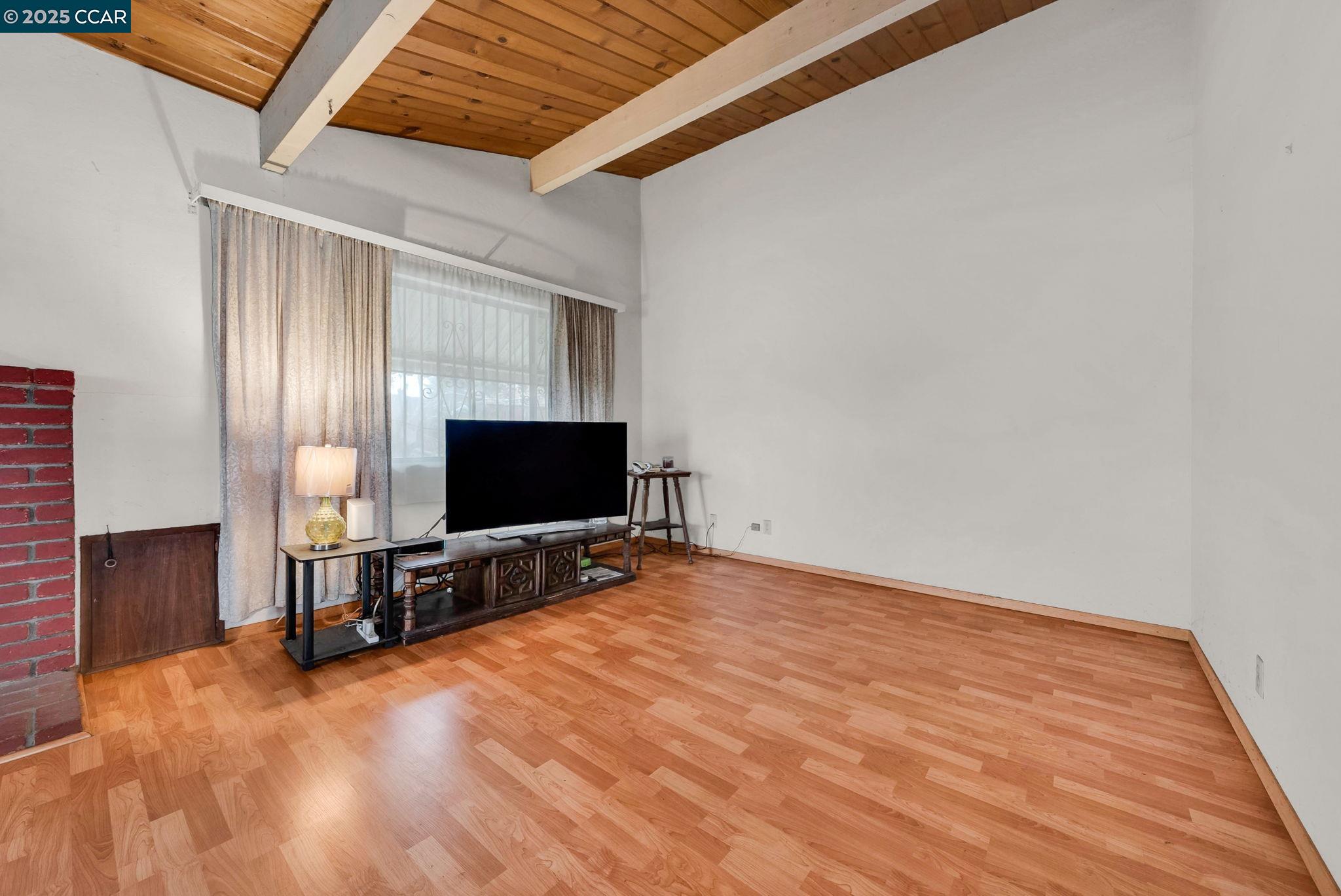 Detail Gallery Image 7 of 47 For 1246 Otis Dr, Alameda,  CA 94501 - 4 Beds | 2 Baths