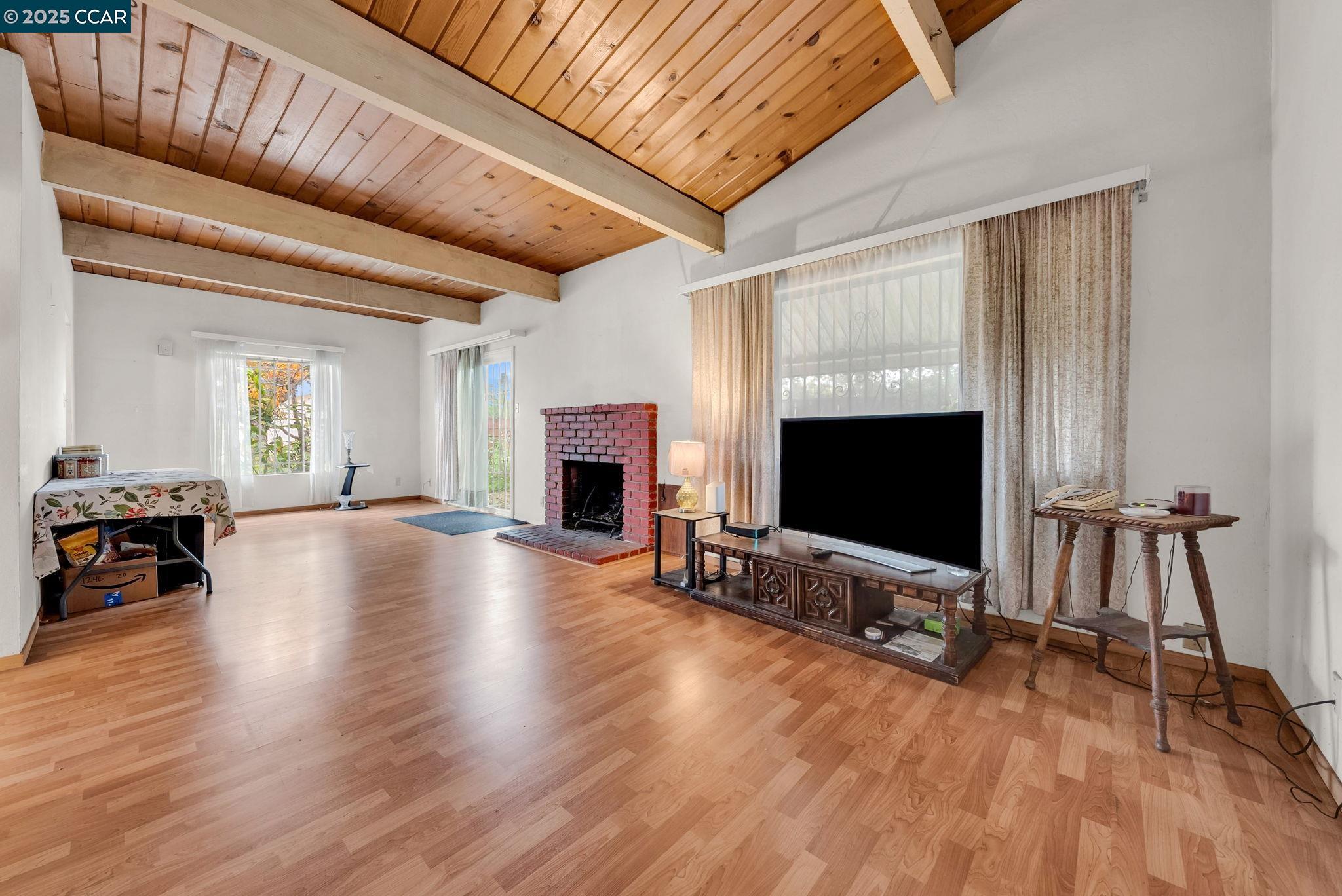 Detail Gallery Image 8 of 47 For 1246 Otis Dr, Alameda,  CA 94501 - 4 Beds | 2 Baths