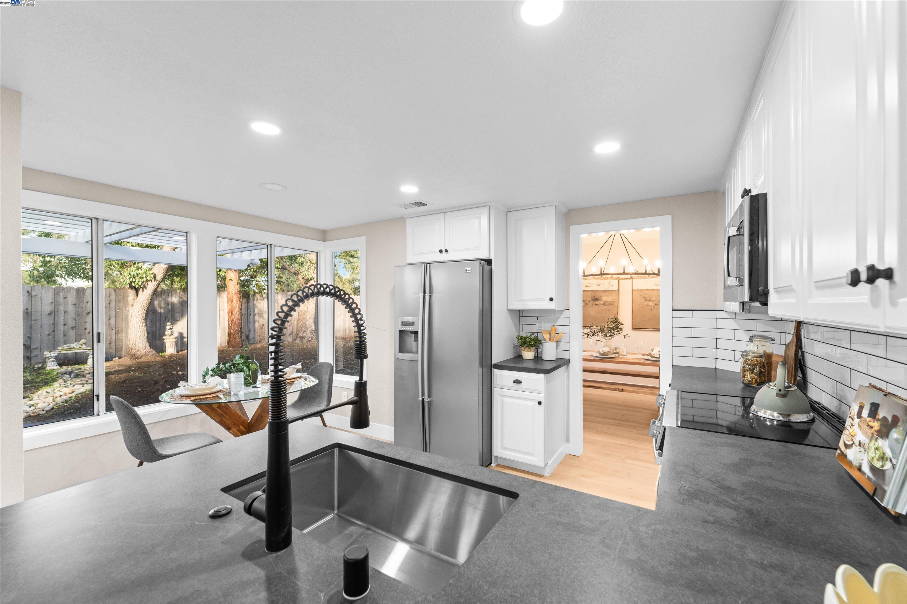 Detail Gallery Image 15 of 41 For 349 Oak Glen Dr, Oakley,  CA 94561 - 3 Beds | 2/1 Baths