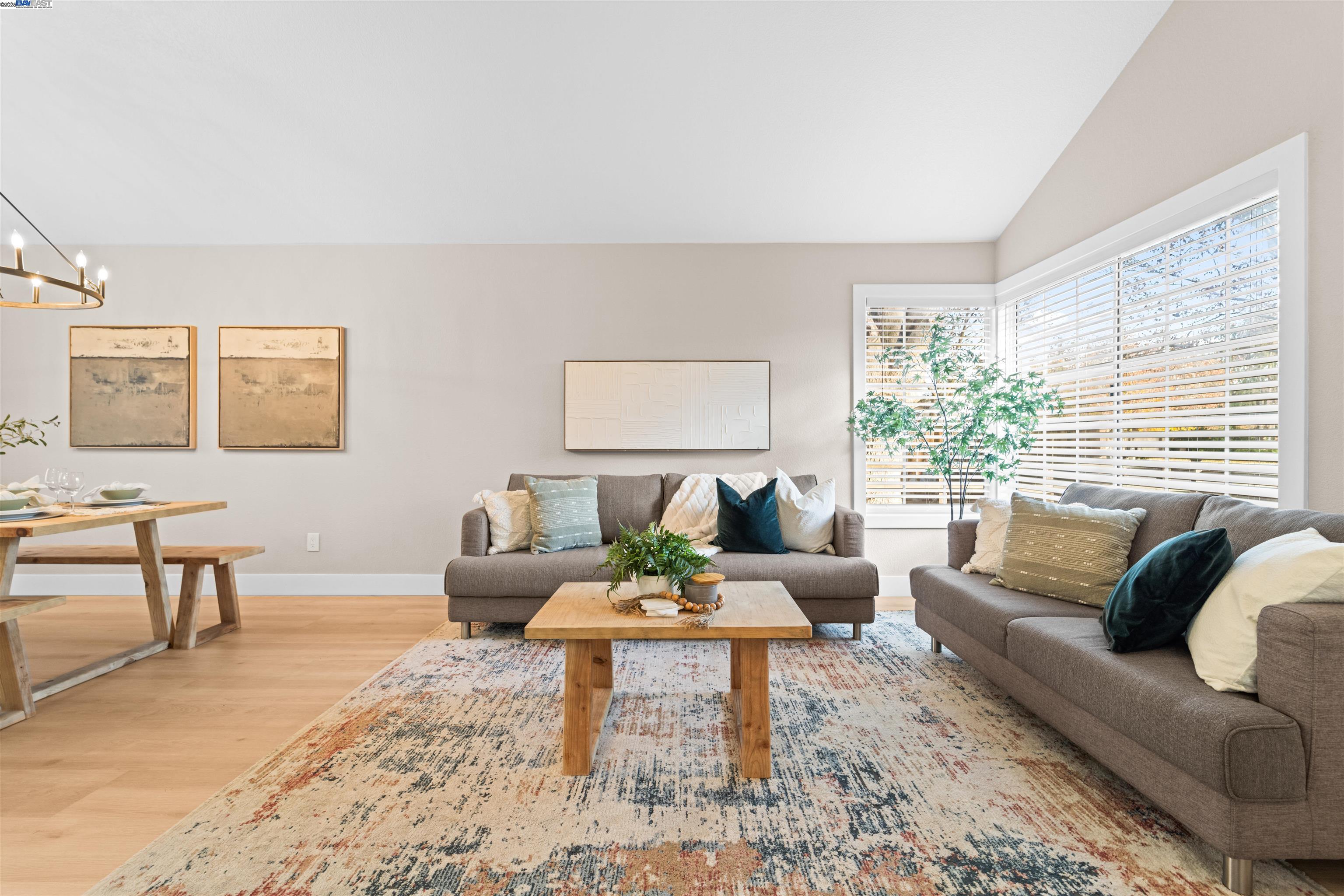 Detail Gallery Image 5 of 41 For 349 Oak Glen Dr, Oakley,  CA 94561 - 3 Beds | 2/1 Baths