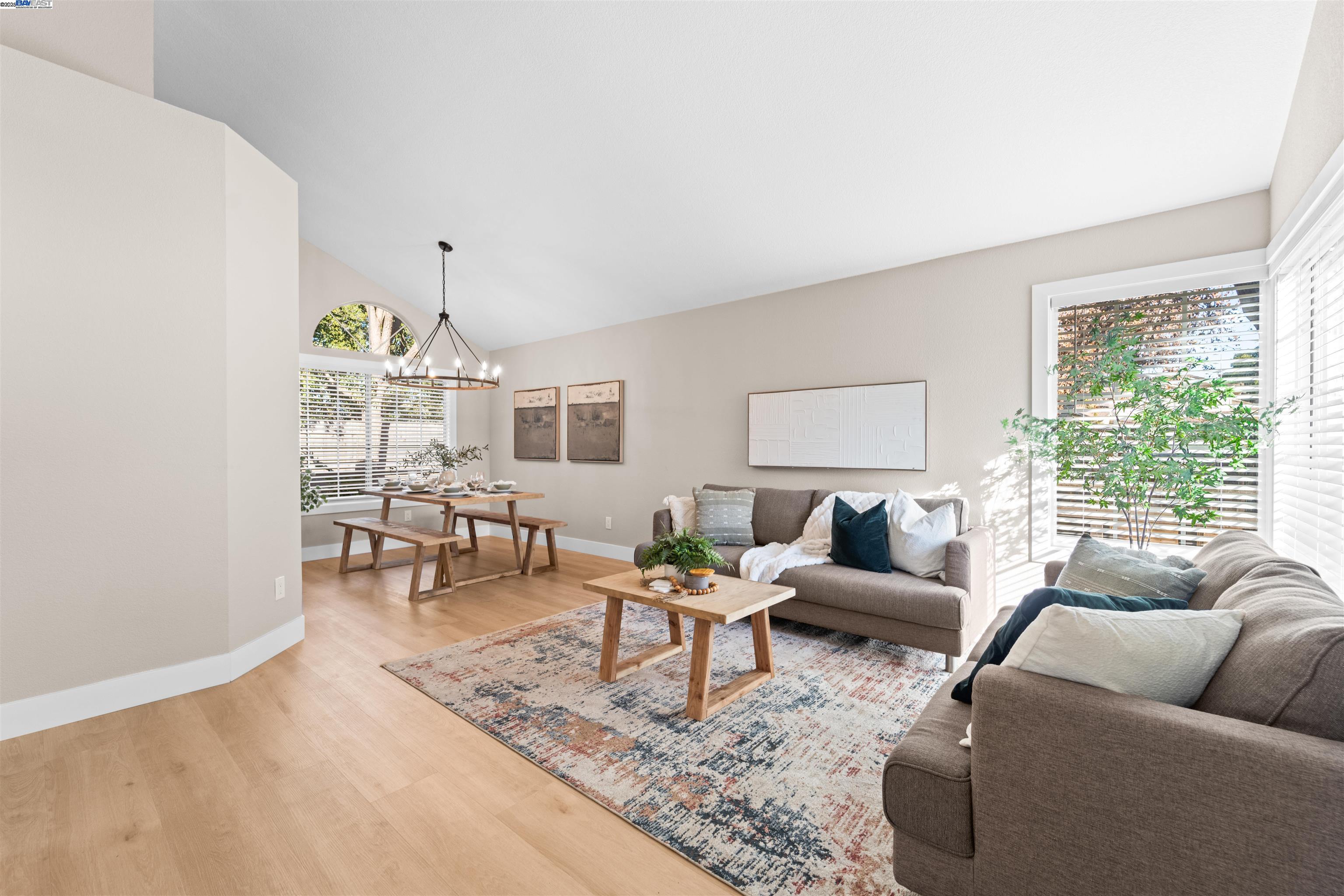 Detail Gallery Image 5 of 41 For 349 Oak Glen Dr, Oakley,  CA 94561 - 3 Beds | 2/1 Baths