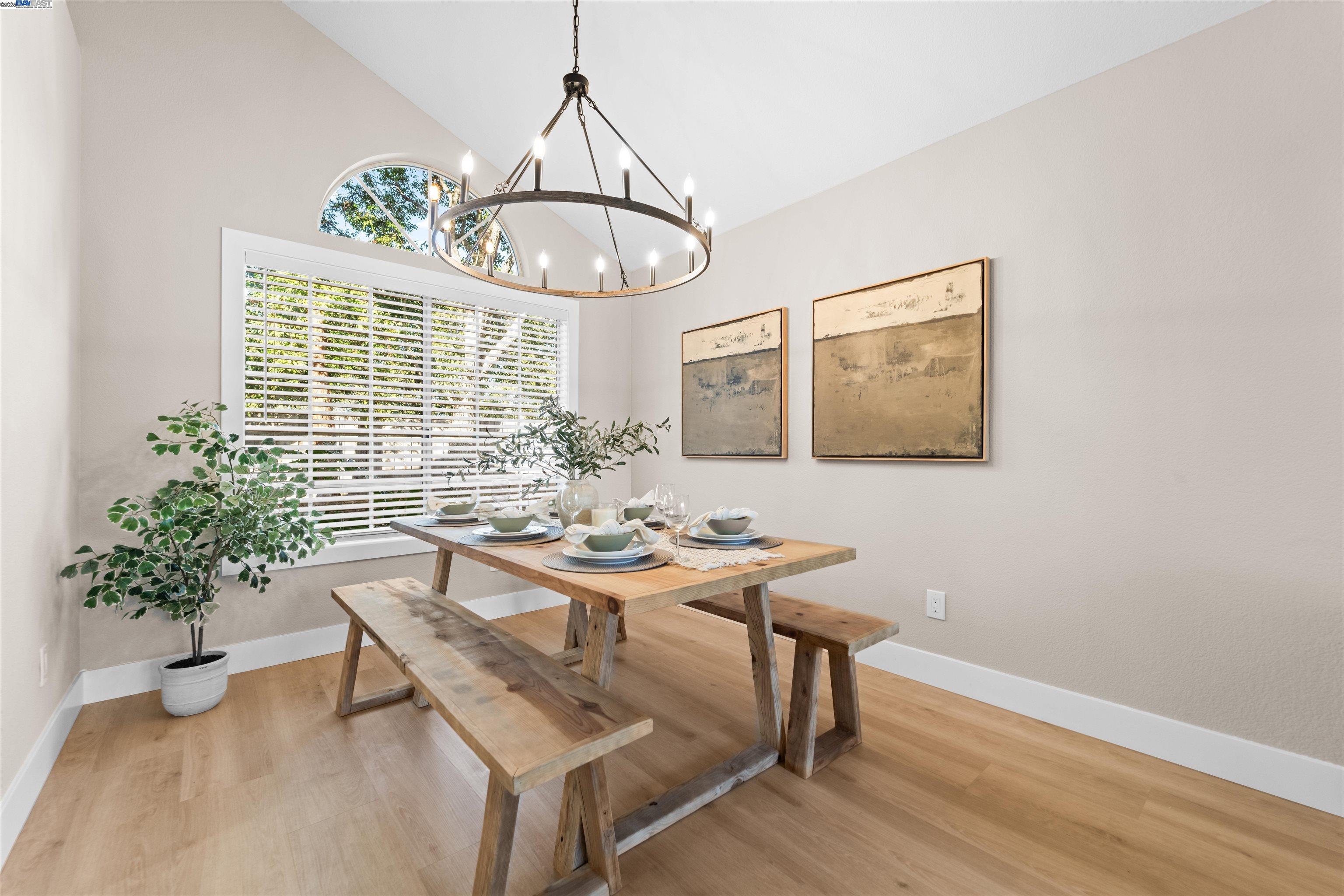 Detail Gallery Image 8 of 41 For 349 Oak Glen Dr, Oakley,  CA 94561 - 3 Beds | 2/1 Baths