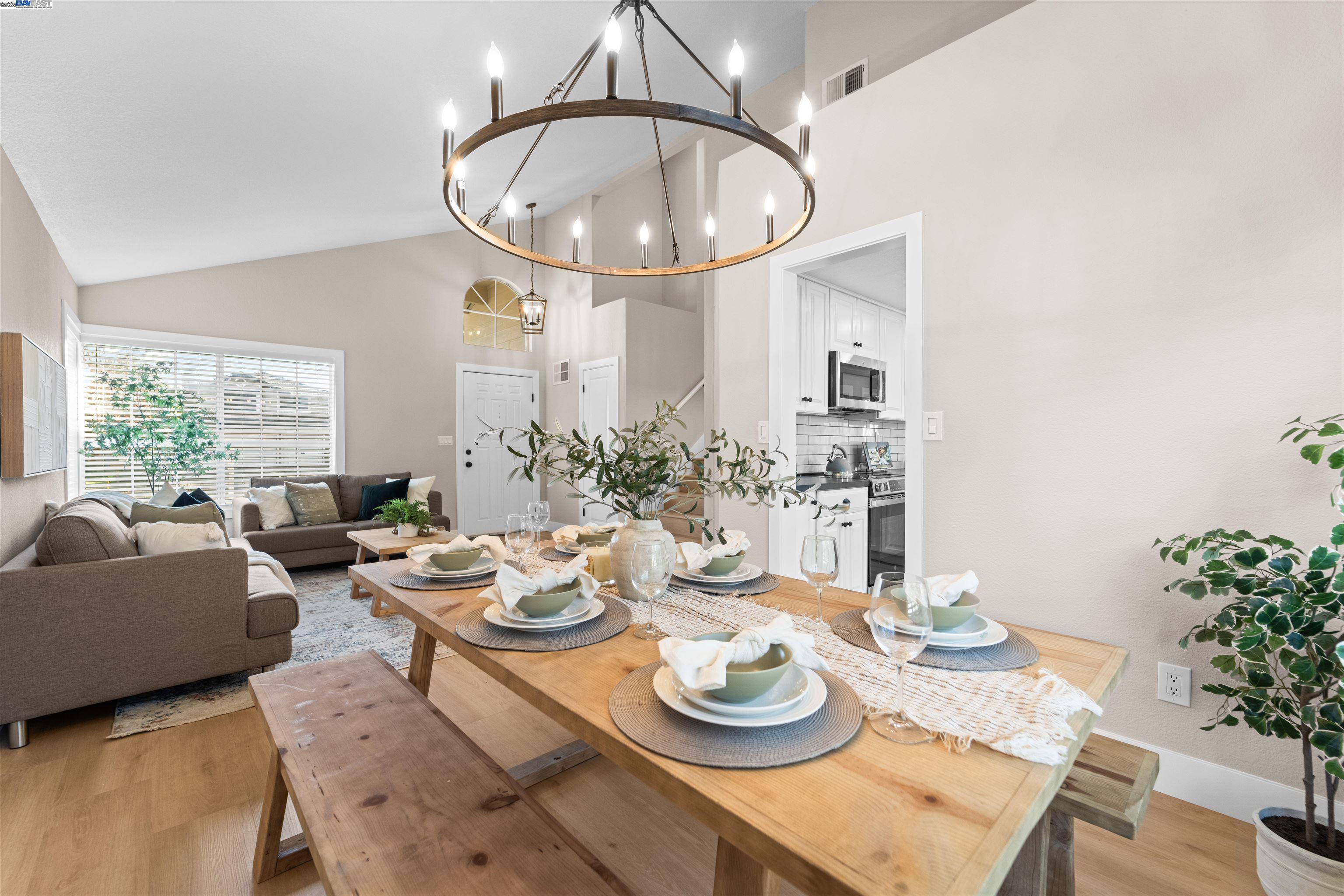 Detail Gallery Image 9 of 41 For 349 Oak Glen Dr, Oakley,  CA 94561 - 3 Beds | 2/1 Baths