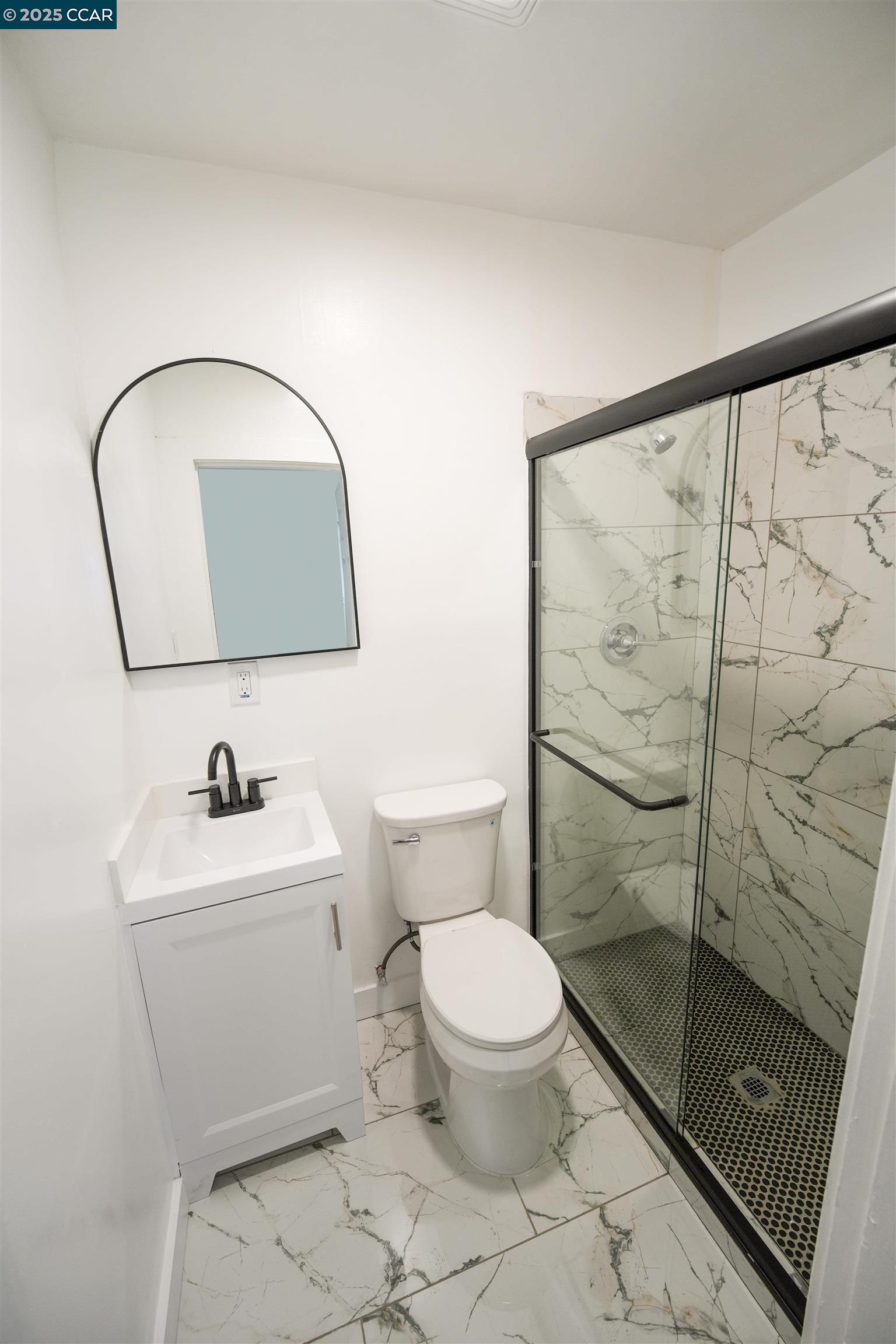 Detail Gallery Image 11 of 24 For 1360 99th Ave, Oakland,  CA 94603 - 3 Beds | 2 Baths