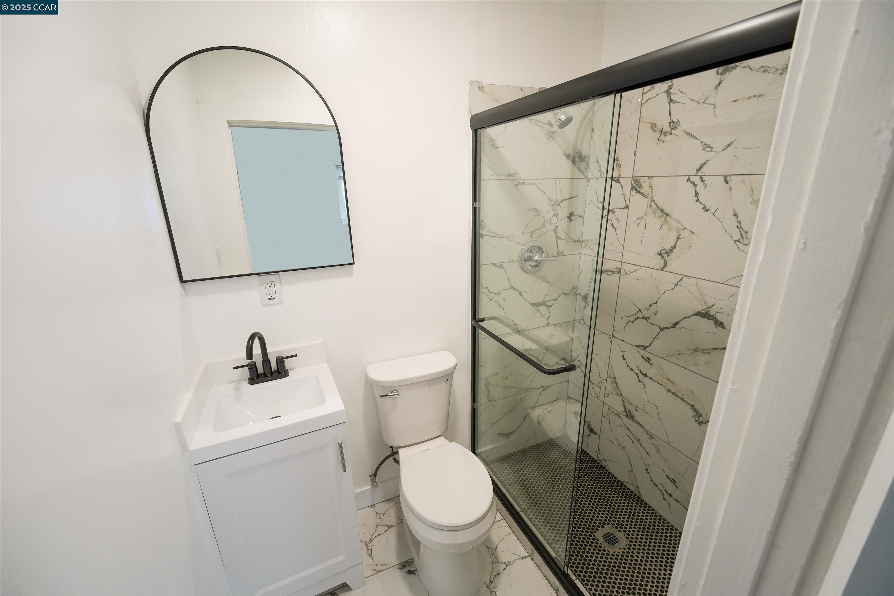 Detail Gallery Image 12 of 24 For 1360 99th Ave, Oakland,  CA 94603 - 3 Beds | 2 Baths