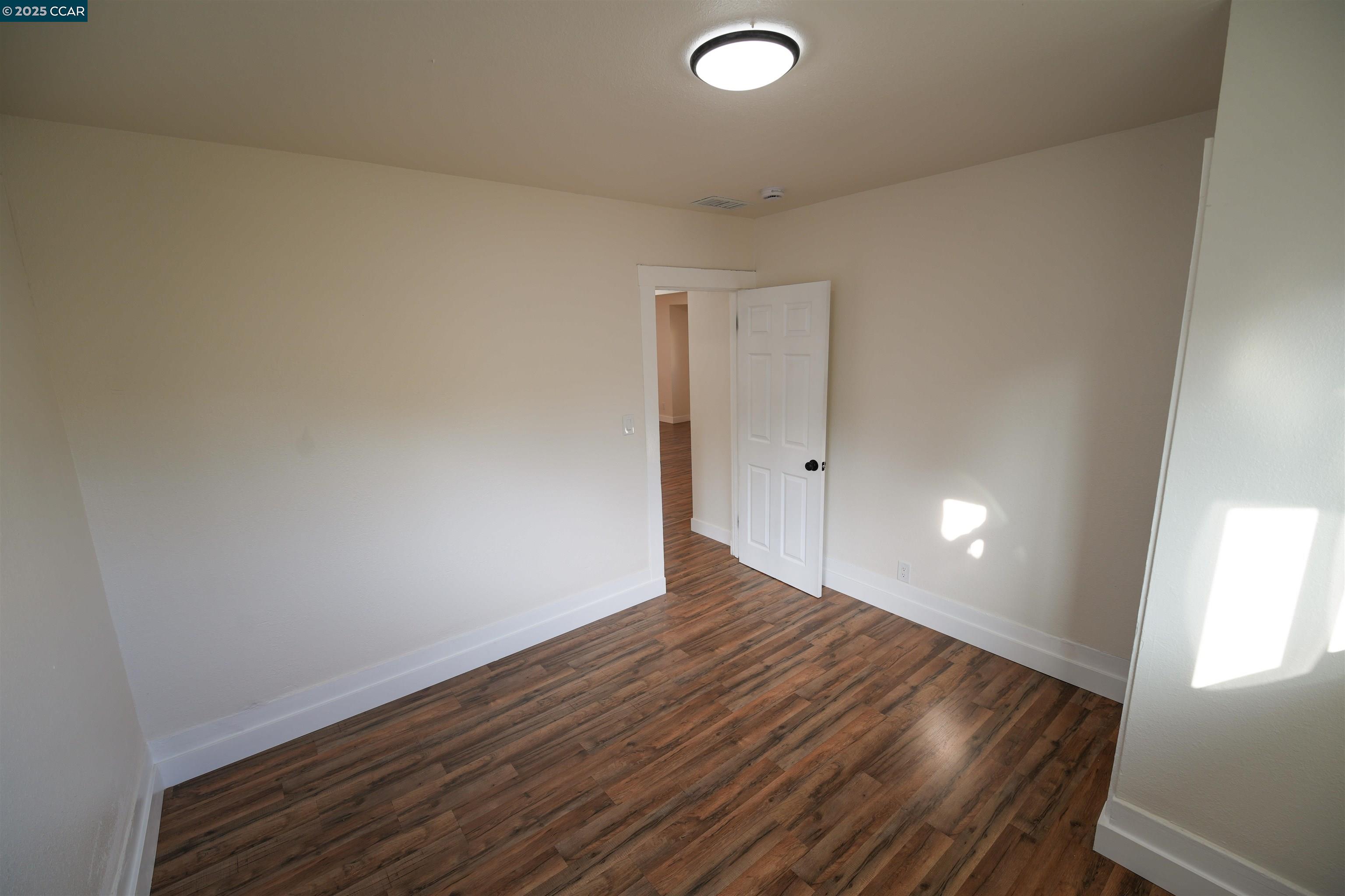 Detail Gallery Image 14 of 24 For 1360 99th Ave, Oakland,  CA 94603 - 3 Beds | 2 Baths