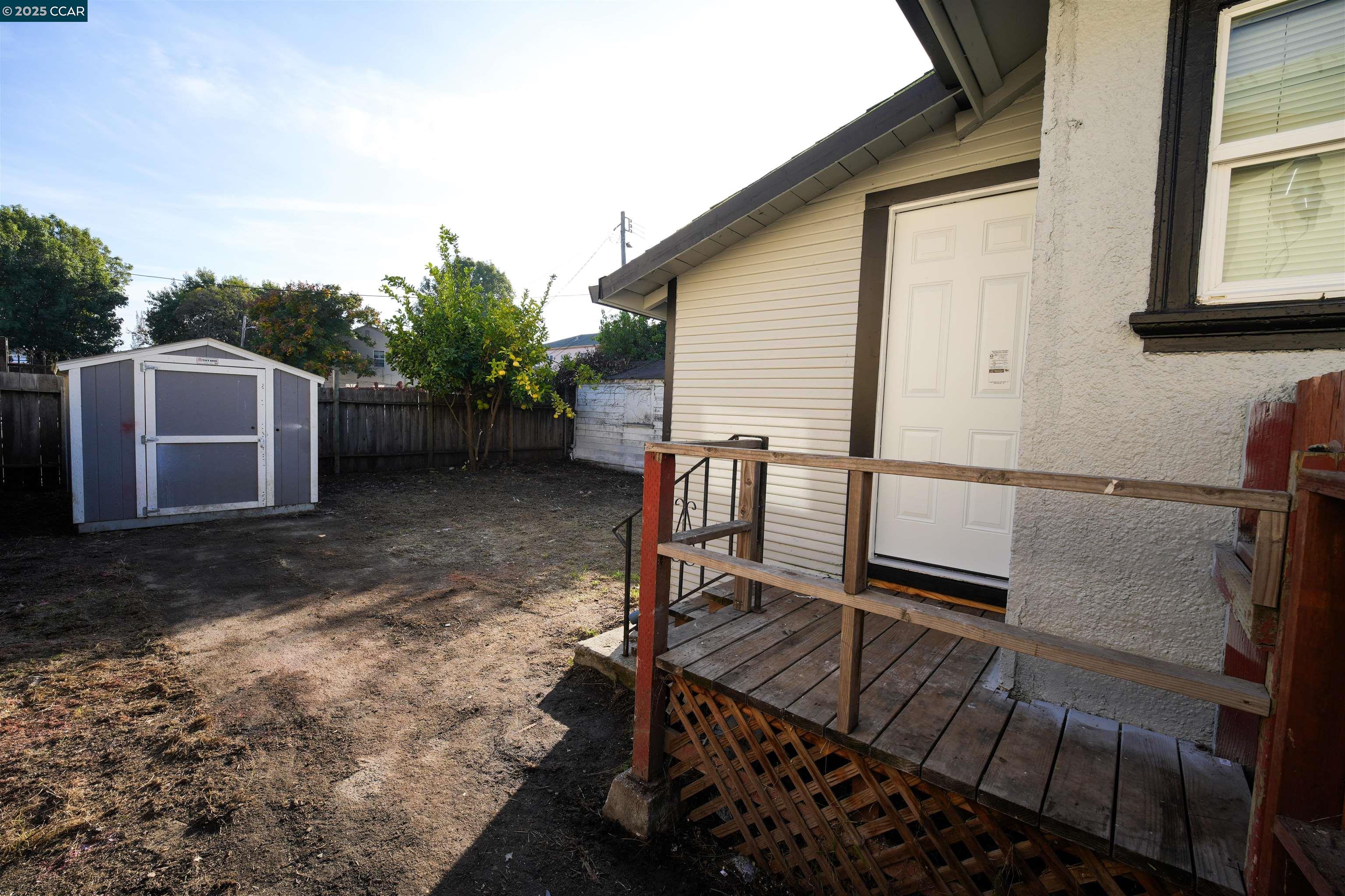 Detail Gallery Image 18 of 24 For 1360 99th Ave, Oakland,  CA 94603 - 3 Beds | 2 Baths