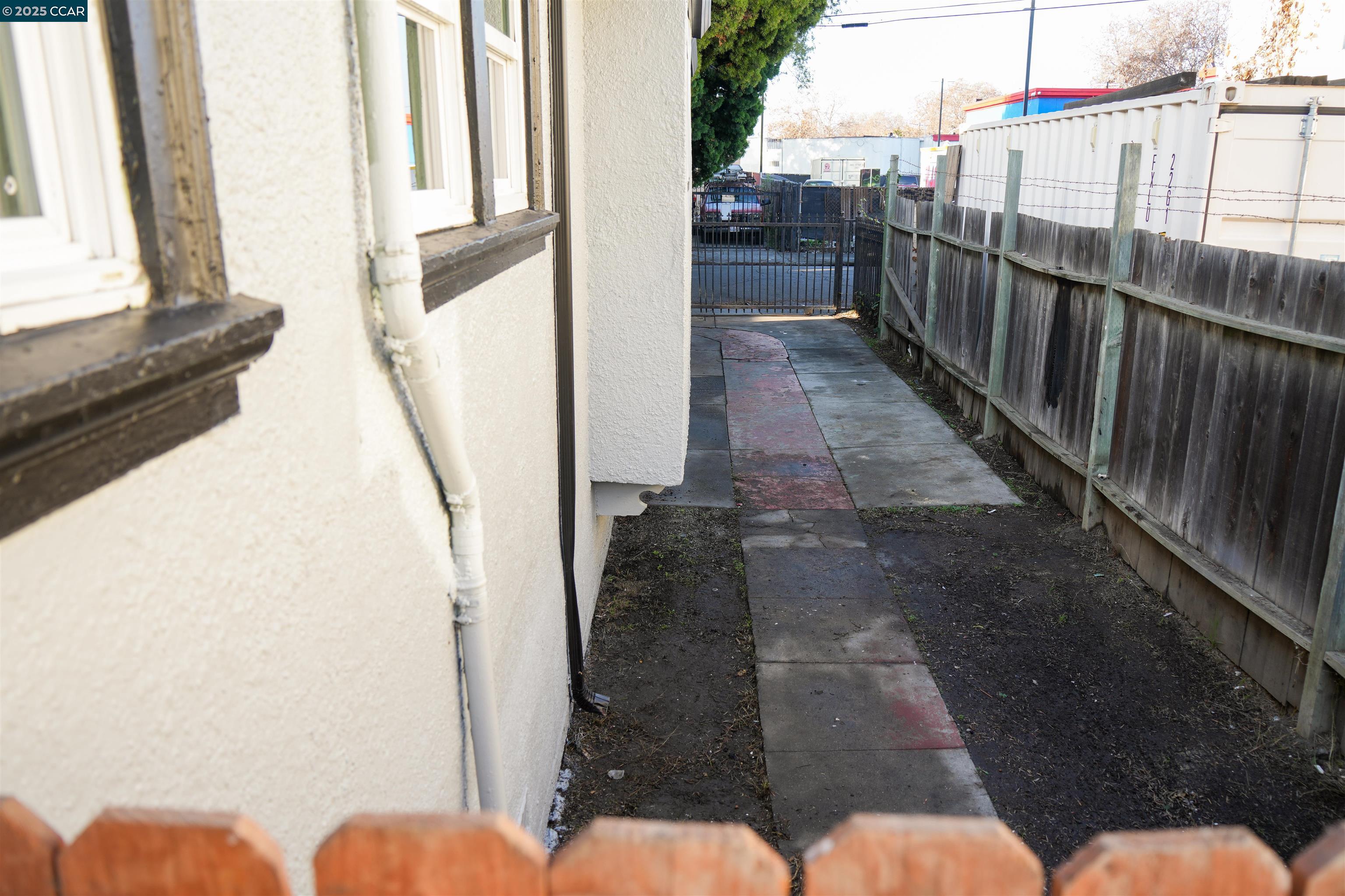 Detail Gallery Image 20 of 24 For 1360 99th Ave, Oakland,  CA 94603 - 3 Beds | 2 Baths