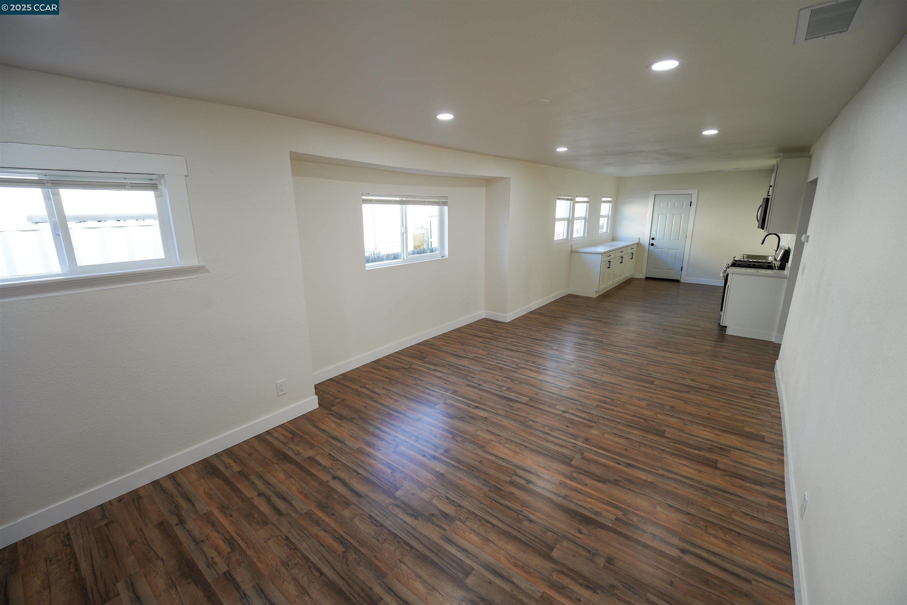 Detail Gallery Image 24 of 24 For 1360 99th Ave, Oakland,  CA 94603 - 3 Beds | 2 Baths