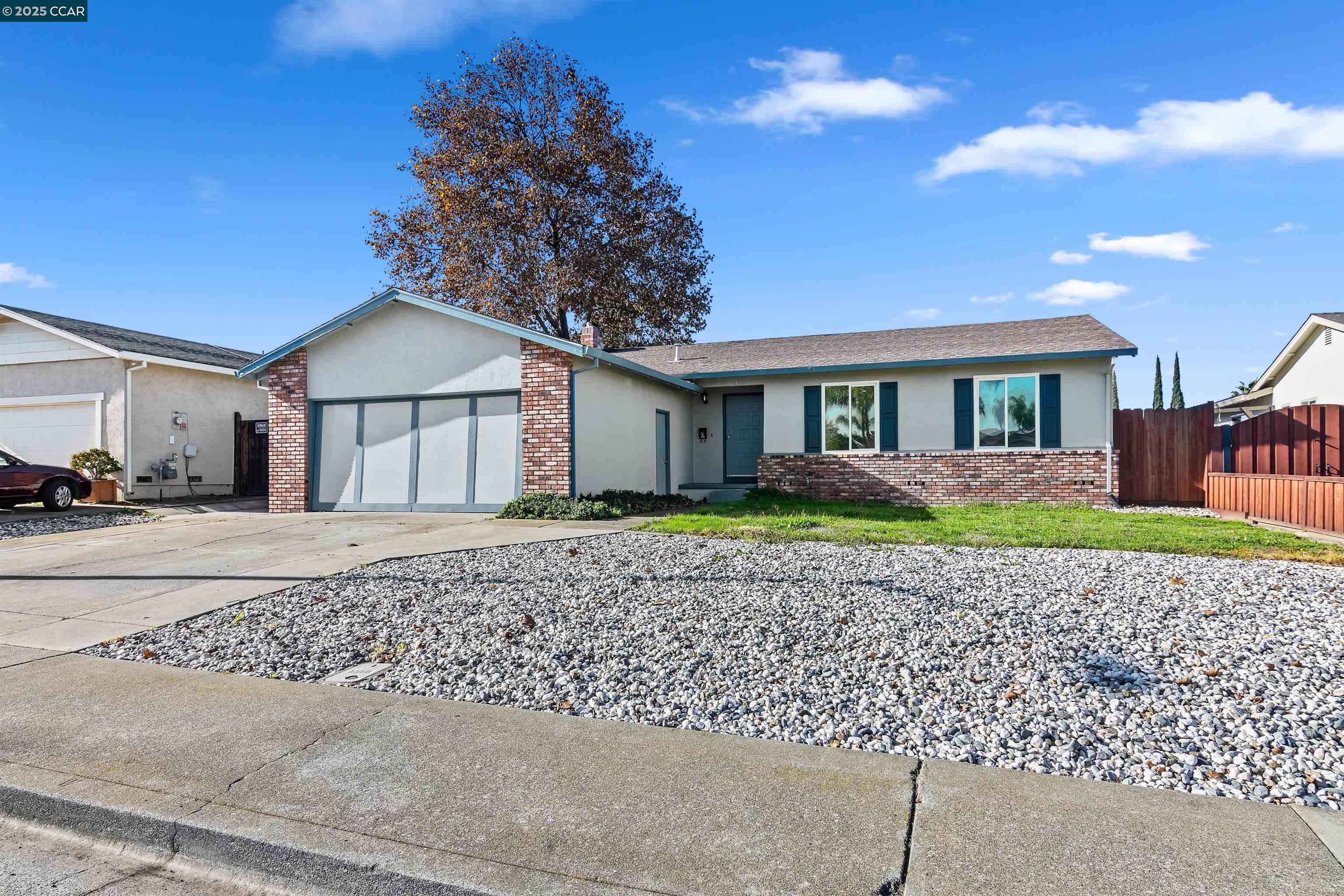 Detail Gallery Image 2 of 29 For 2924 N Francisco Way, Antioch,  CA 94509 - 4 Beds | 2 Baths