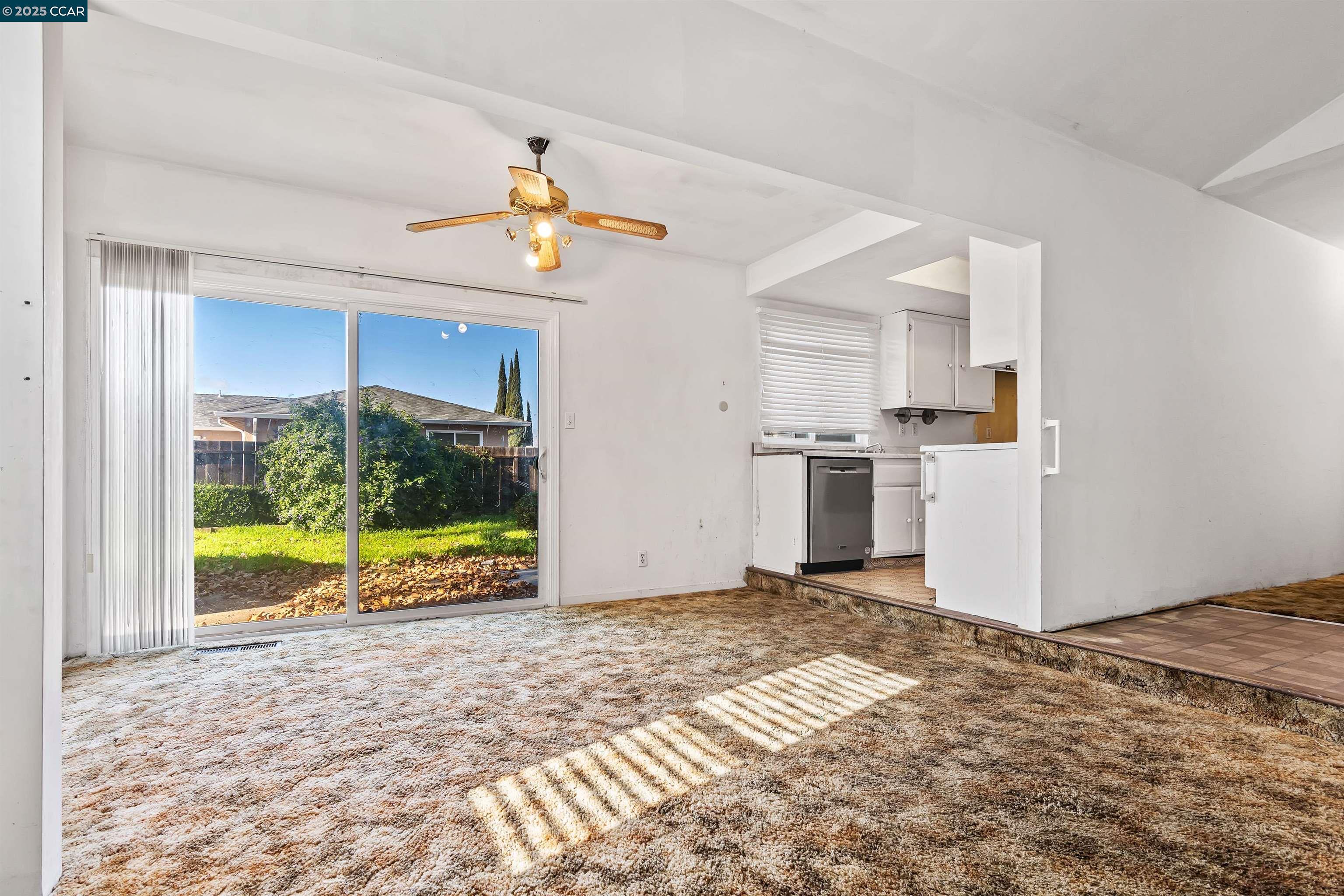 Detail Gallery Image 8 of 29 For 2924 N Francisco Way, Antioch,  CA 94509 - 4 Beds | 2 Baths