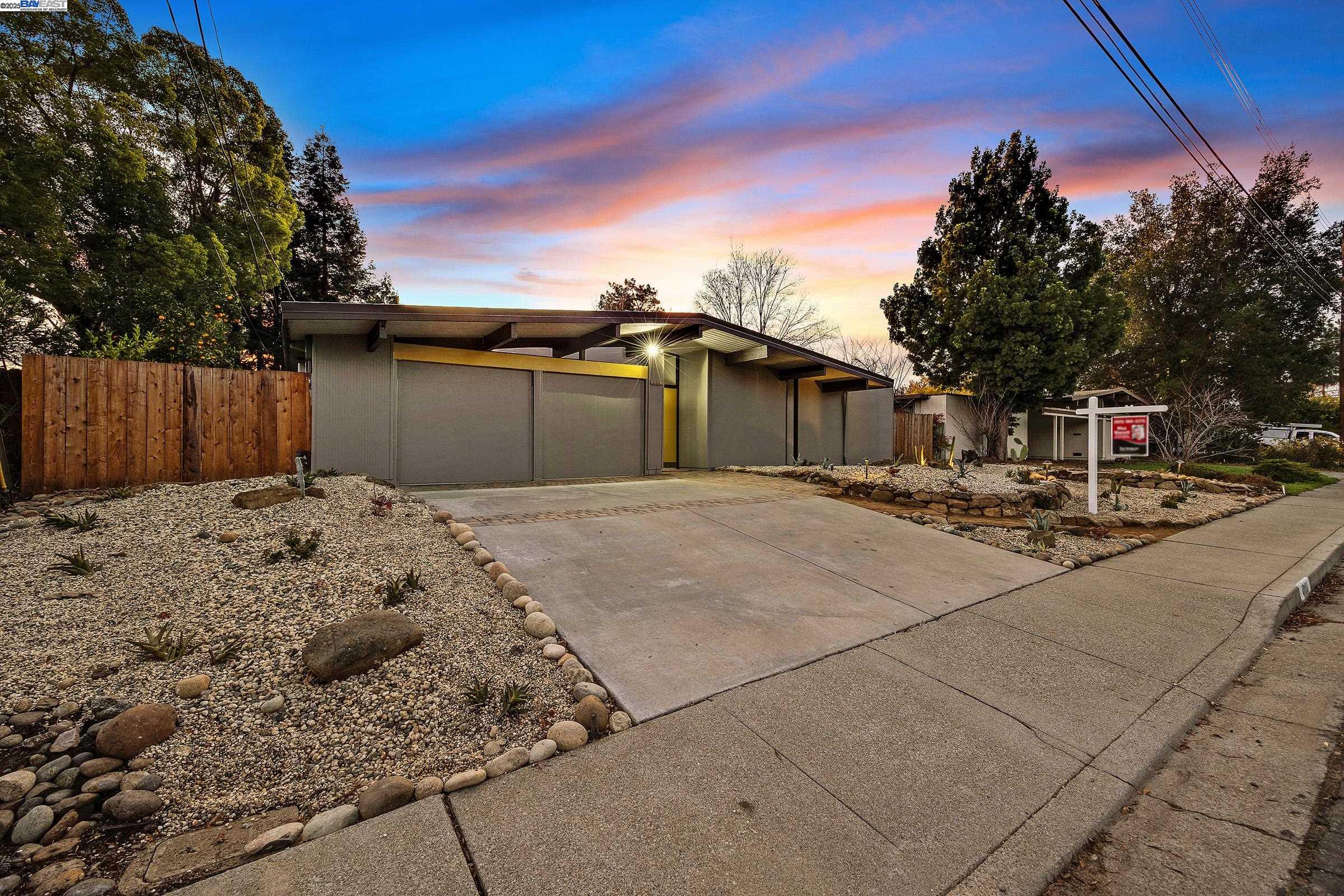 Detail Gallery Image 3 of 60 For 4004 Salem St, Concord,  CA 94521 - 4 Beds | 2 Baths