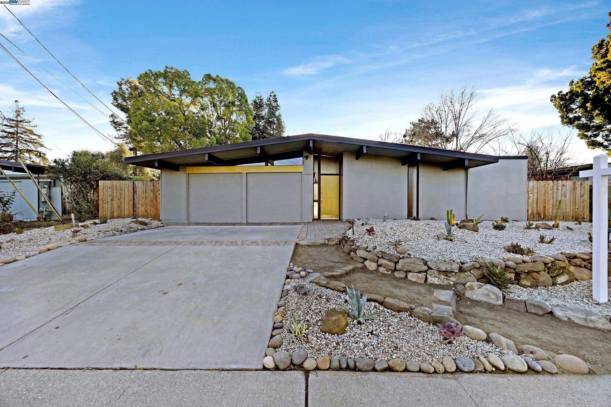 Detail Gallery Image 4 of 60 For 4004 Salem St, Concord,  CA 94521 - 4 Beds | 2 Baths