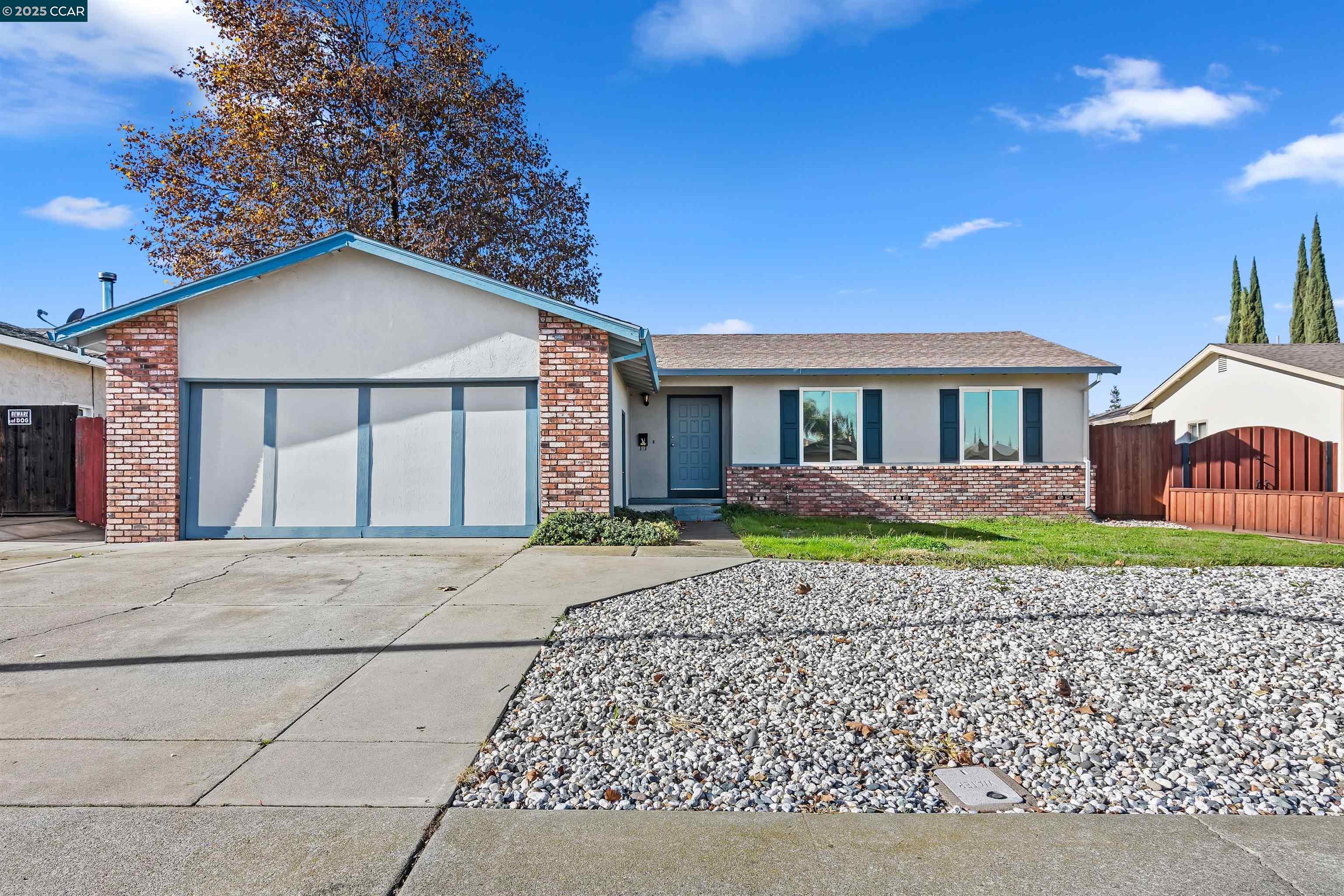 Front Image Thumbnail for CC41119451