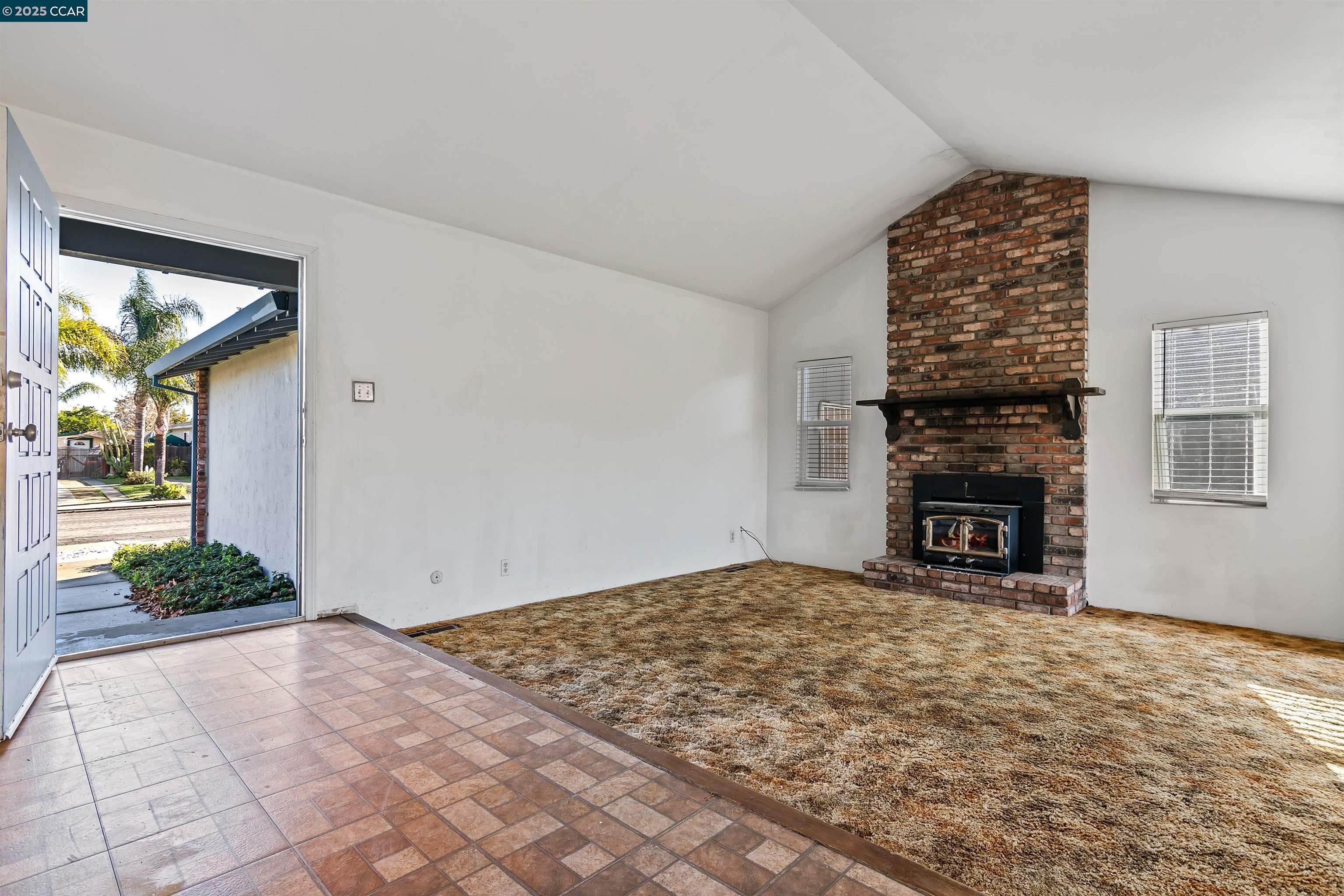 Detail Gallery Image 4 of 29 For 2924 N Francisco Way, Antioch,  CA 94509 - 4 Beds | 2 Baths