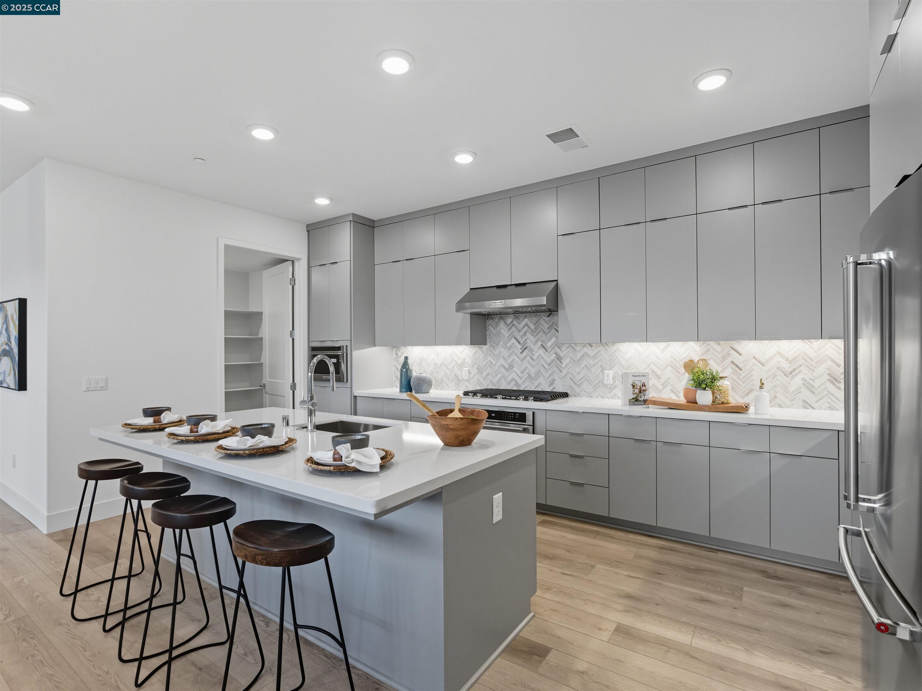 Detail Gallery Image 2 of 49 For 44862 S Grimmer Blvd #201,  Fremont,  CA 94538 - 3 Beds | 2 Baths