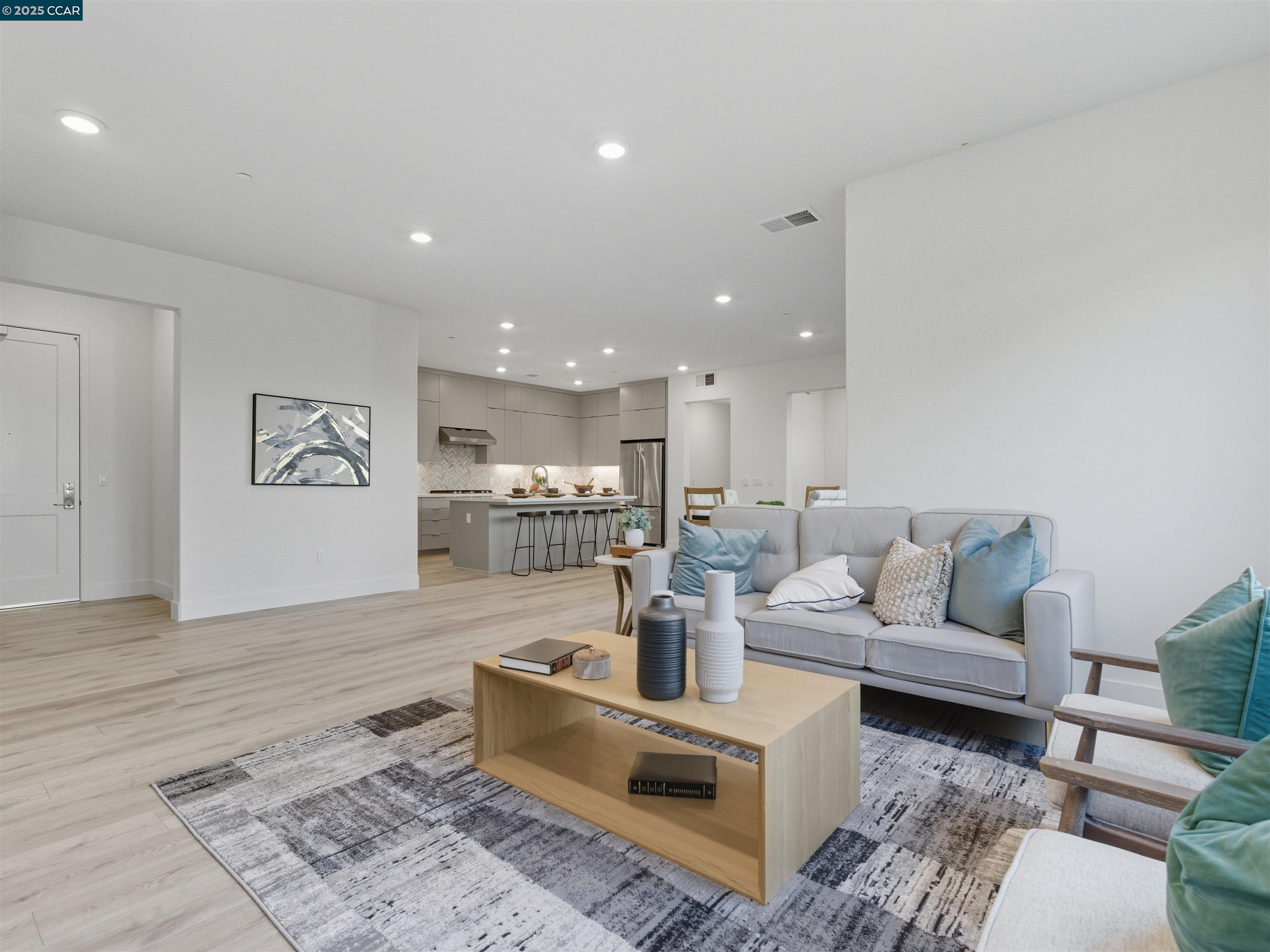 Detail Gallery Image 7 of 49 For 44862 S Grimmer Blvd #201,  Fremont,  CA 94538 - 3 Beds | 2 Baths