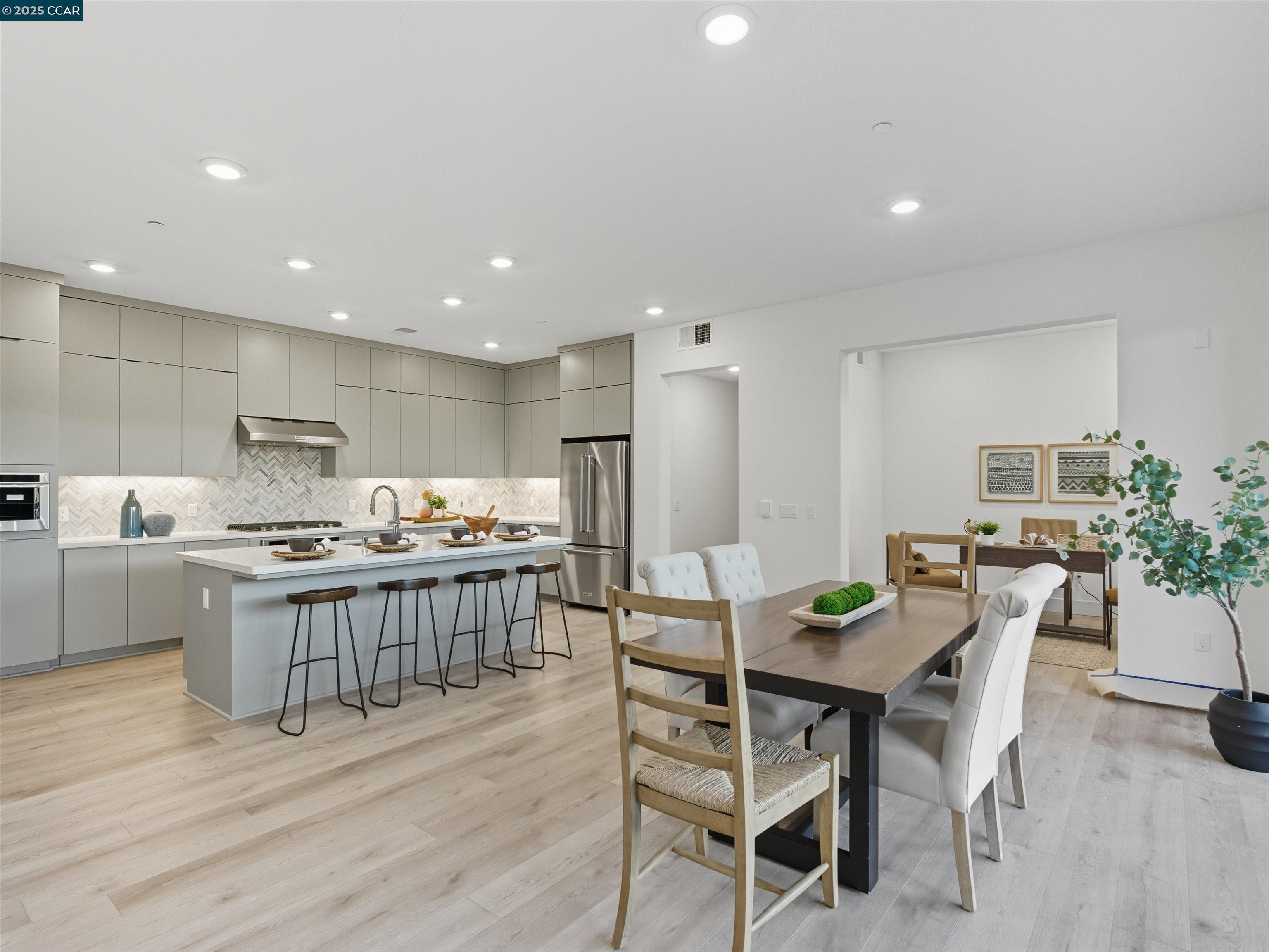 Detail Gallery Image 9 of 49 For 44862 S Grimmer Blvd #201,  Fremont,  CA 94538 - 3 Beds | 2 Baths