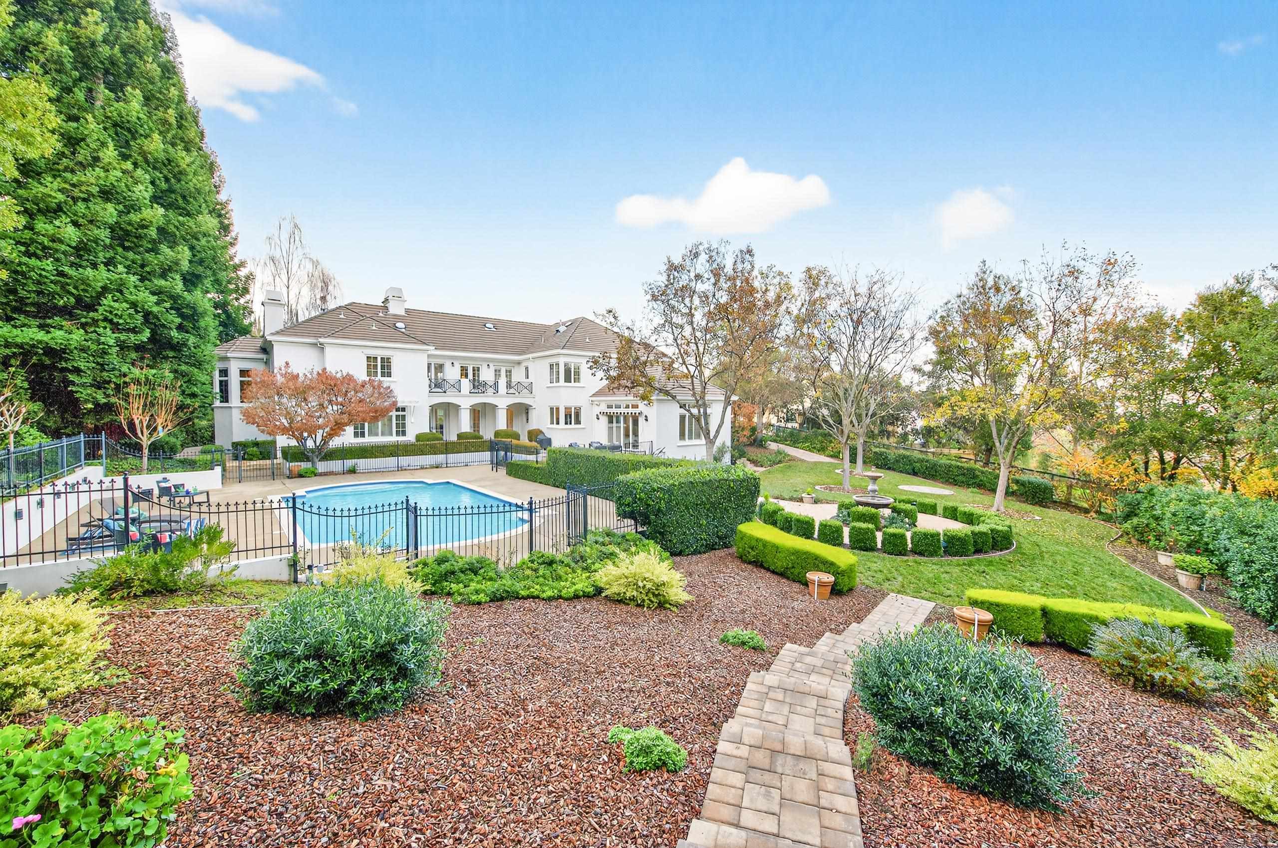 Detail Gallery Image 39 of 48 For 1527 Honey Suckle Ct, Pleasanton,  CA 94588 - 5 Beds | 4/2 Baths