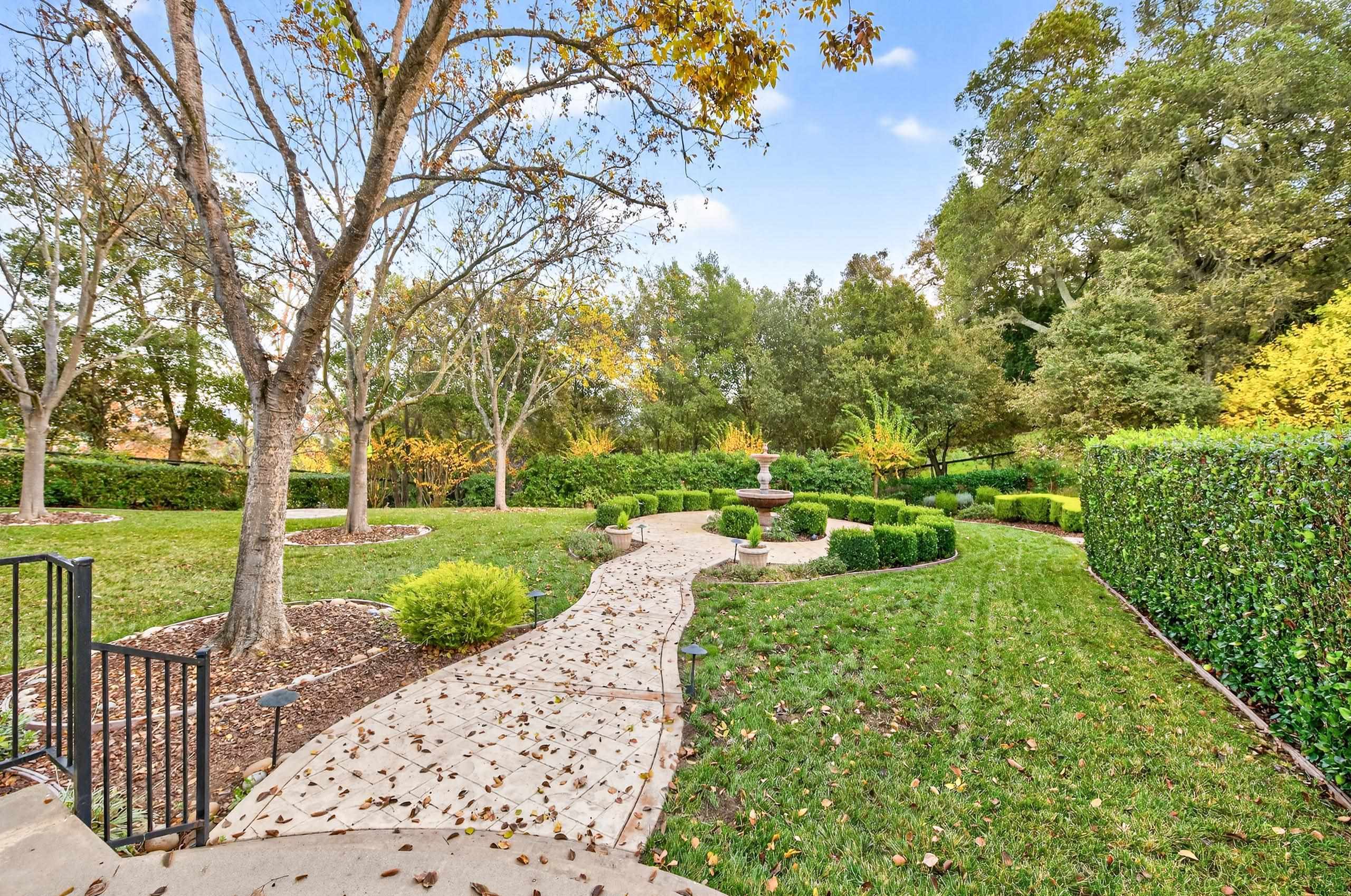 Detail Gallery Image 45 of 48 For 1527 Honey Suckle Ct, Pleasanton,  CA 94588 - 5 Beds | 4/2 Baths