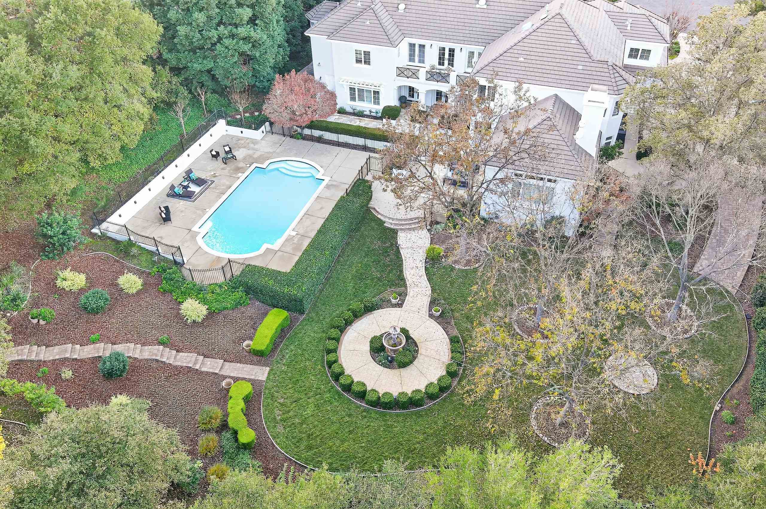 Detail Gallery Image 47 of 48 For 1527 Honey Suckle Ct, Pleasanton,  CA 94588 - 5 Beds | 4/2 Baths