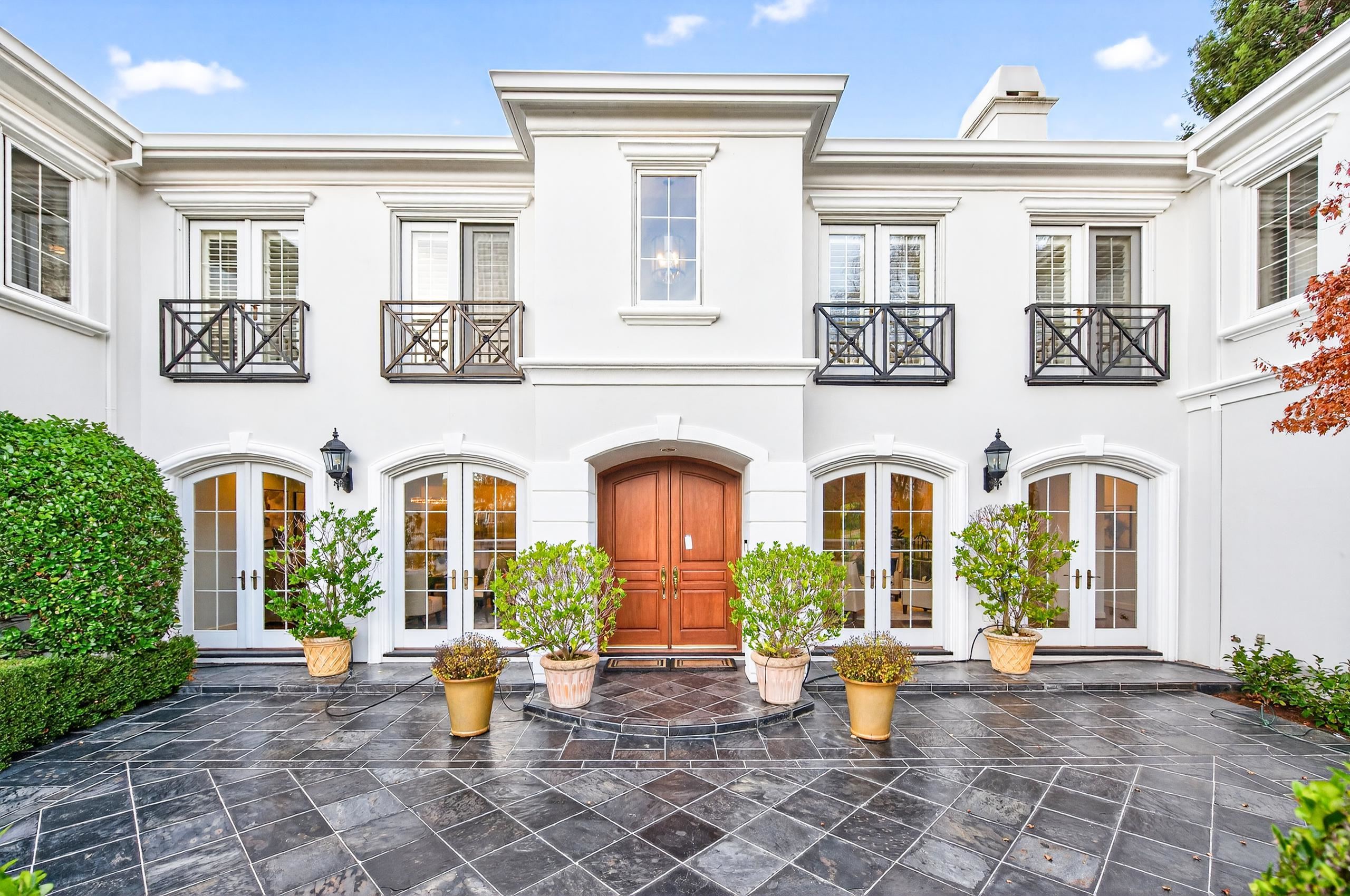 Detail Gallery Image 9 of 48 For 1527 Honey Suckle Ct, Pleasanton,  CA 94588 - 5 Beds | 4/2 Baths