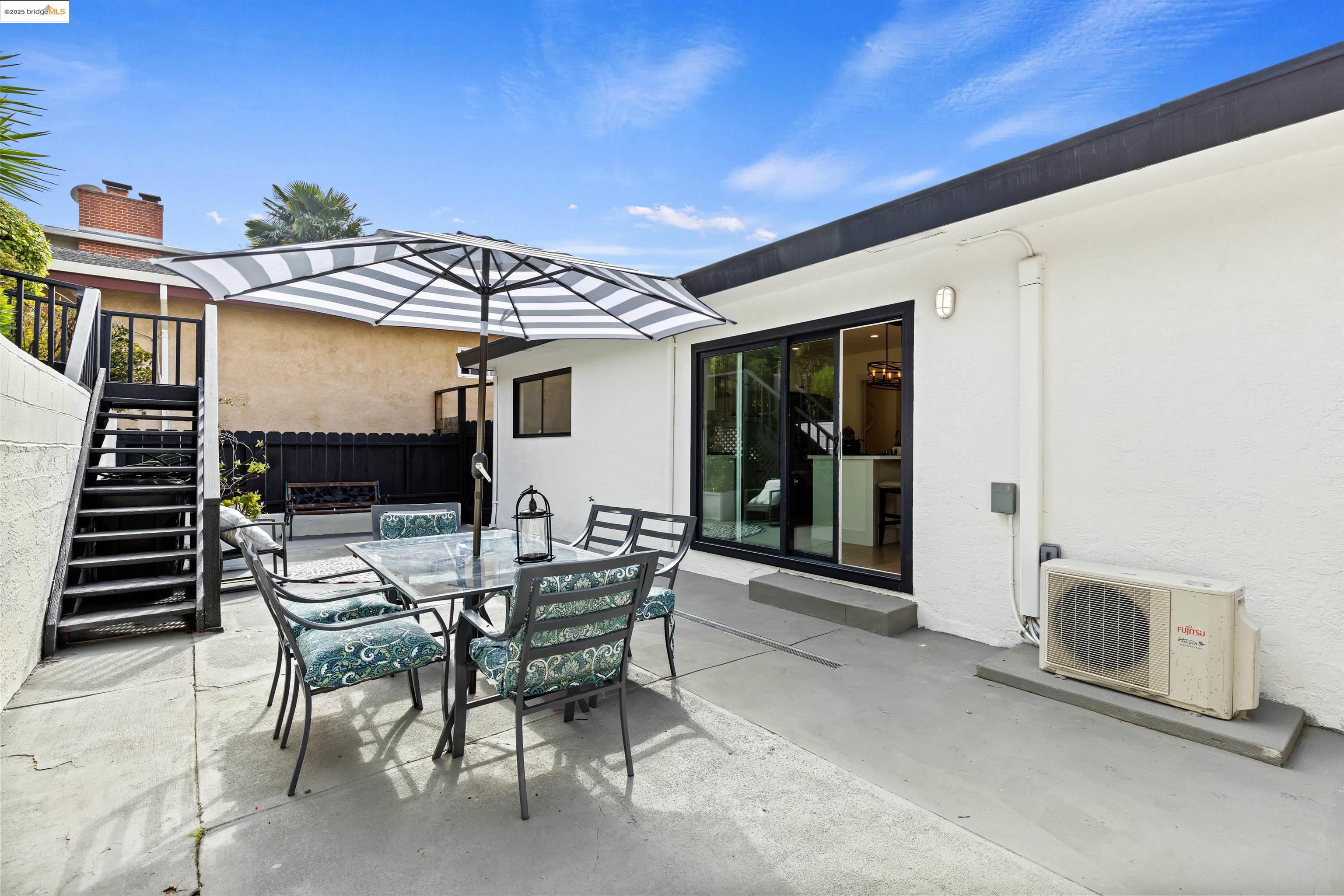 Detail Gallery Image 17 of 47 For 7756 Sunkist Dr, Oakland,  CA 94605 - 3 Beds | 2 Baths