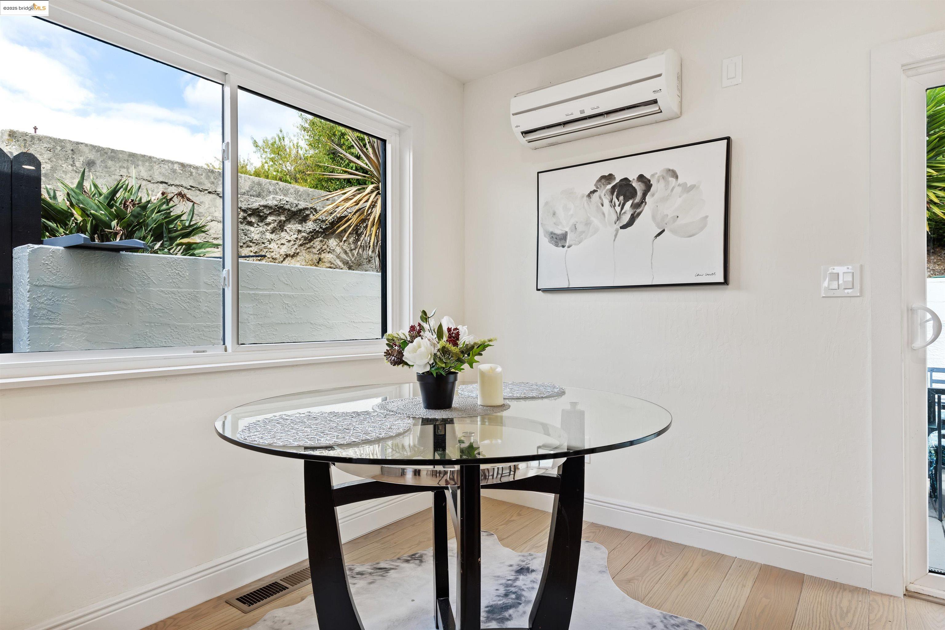 Detail Gallery Image 19 of 47 For 7756 Sunkist Dr, Oakland,  CA 94605 - 3 Beds | 2 Baths