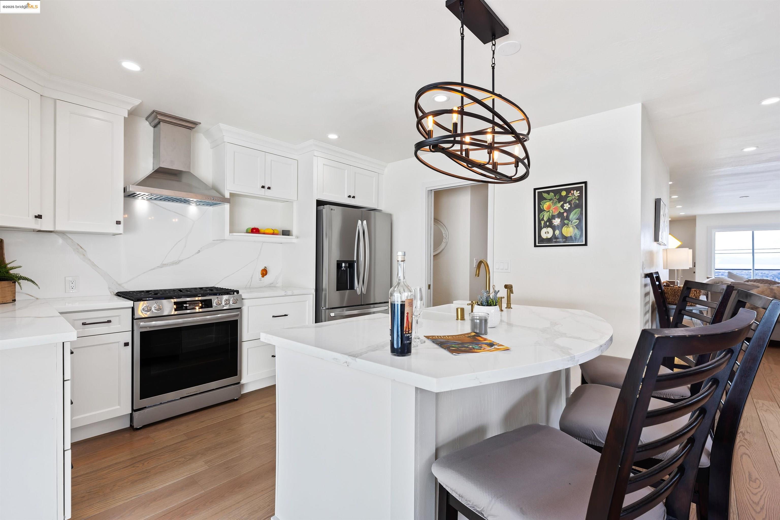 Detail Gallery Image 21 of 47 For 7756 Sunkist Dr, Oakland,  CA 94605 - 3 Beds | 2 Baths