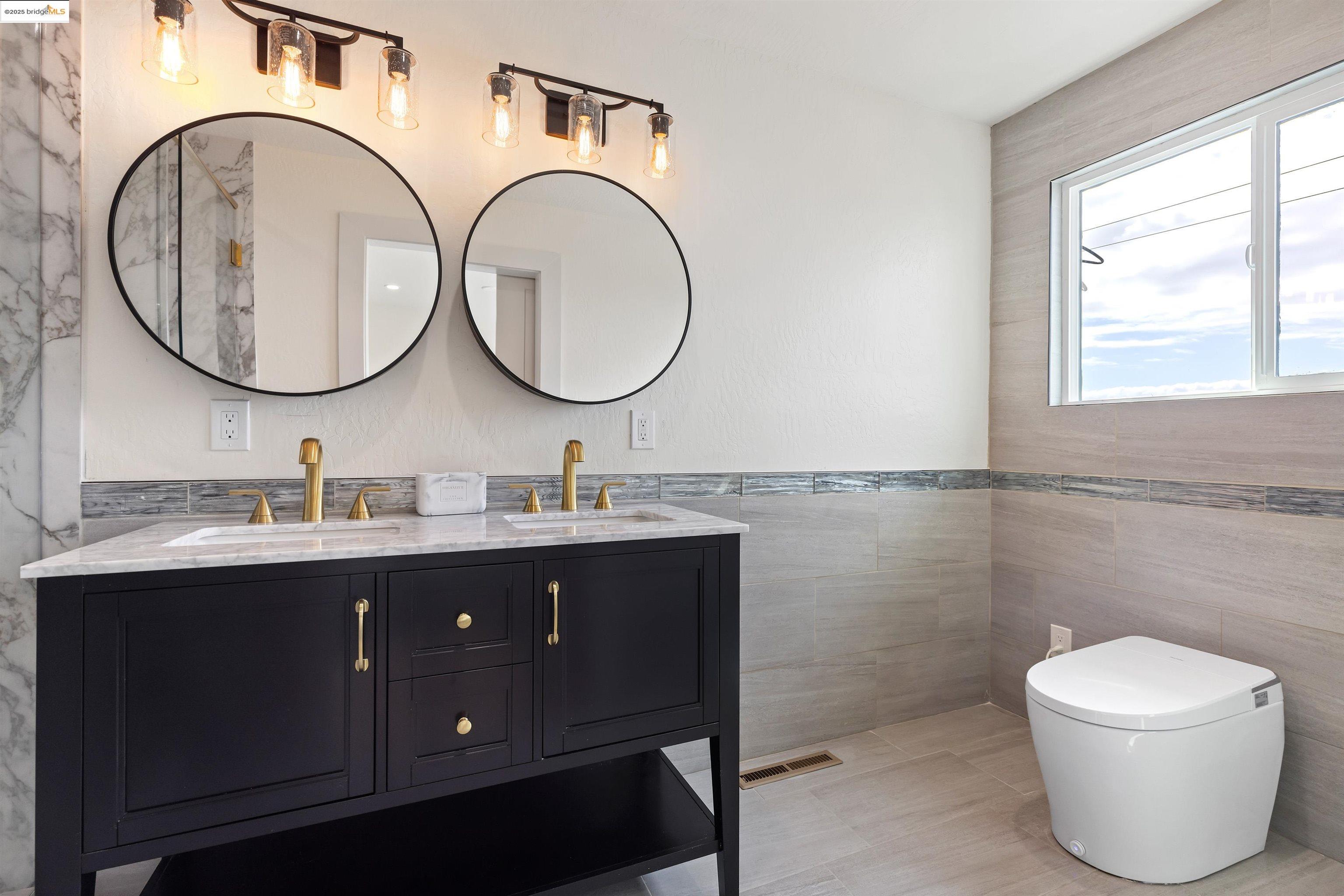 Detail Gallery Image 30 of 47 For 7756 Sunkist Dr, Oakland,  CA 94605 - 3 Beds | 2 Baths