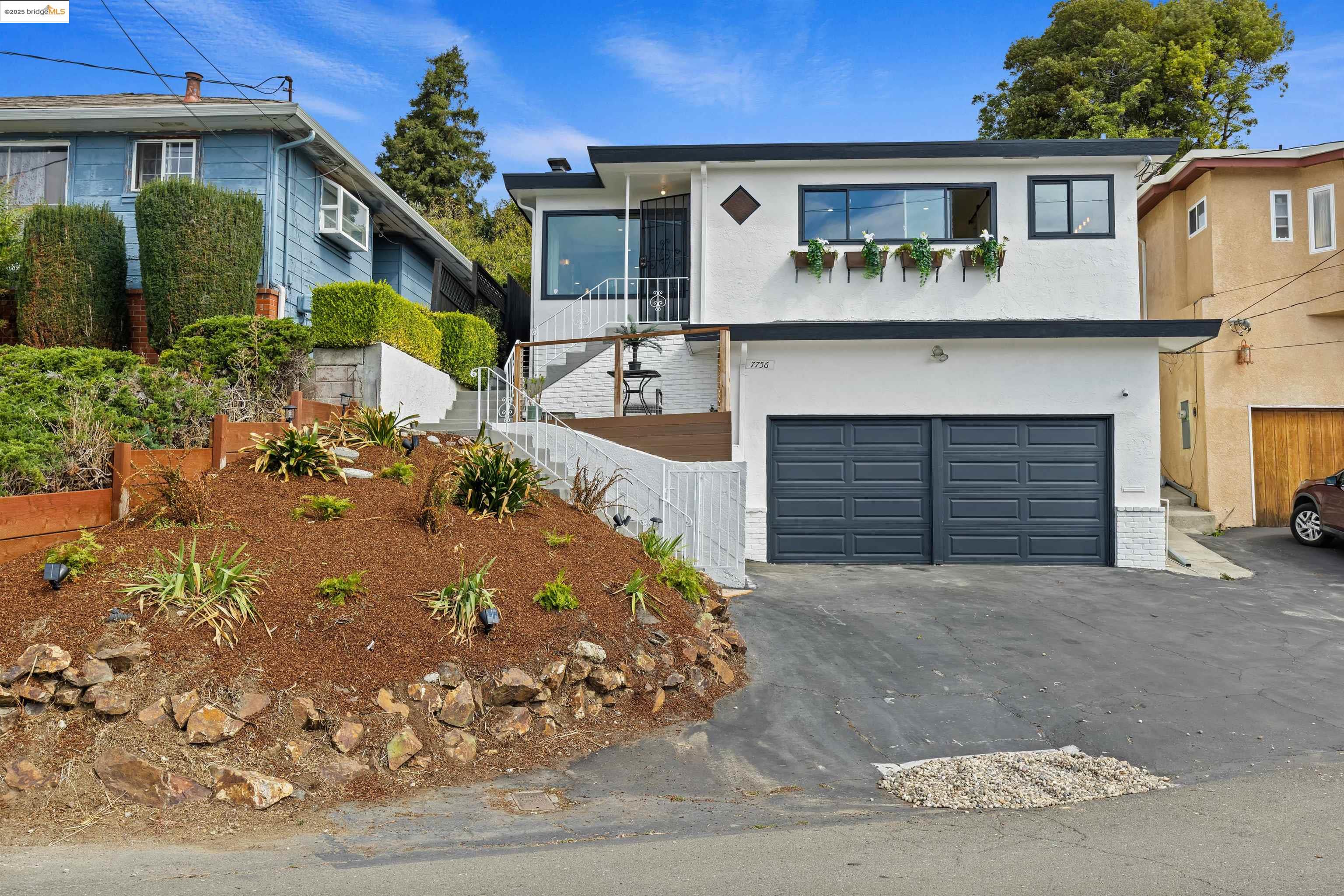 Detail Gallery Image 4 of 47 For 7756 Sunkist Dr, Oakland,  CA 94605 - 3 Beds | 2 Baths