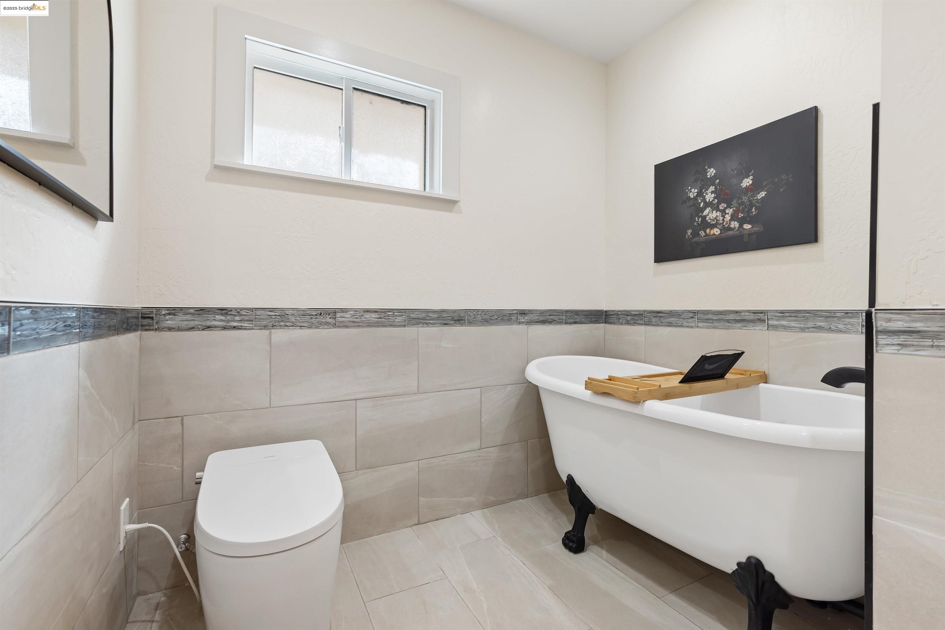 Detail Gallery Image 33 of 47 For 7756 Sunkist Dr, Oakland,  CA 94605 - 3 Beds | 2 Baths