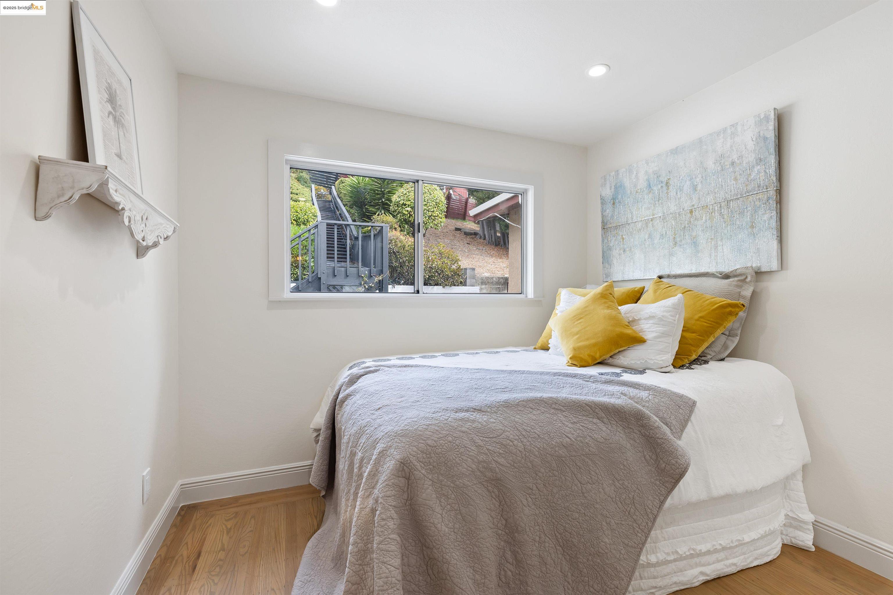 Detail Gallery Image 36 of 47 For 7756 Sunkist Dr, Oakland,  CA 94605 - 3 Beds | 2 Baths