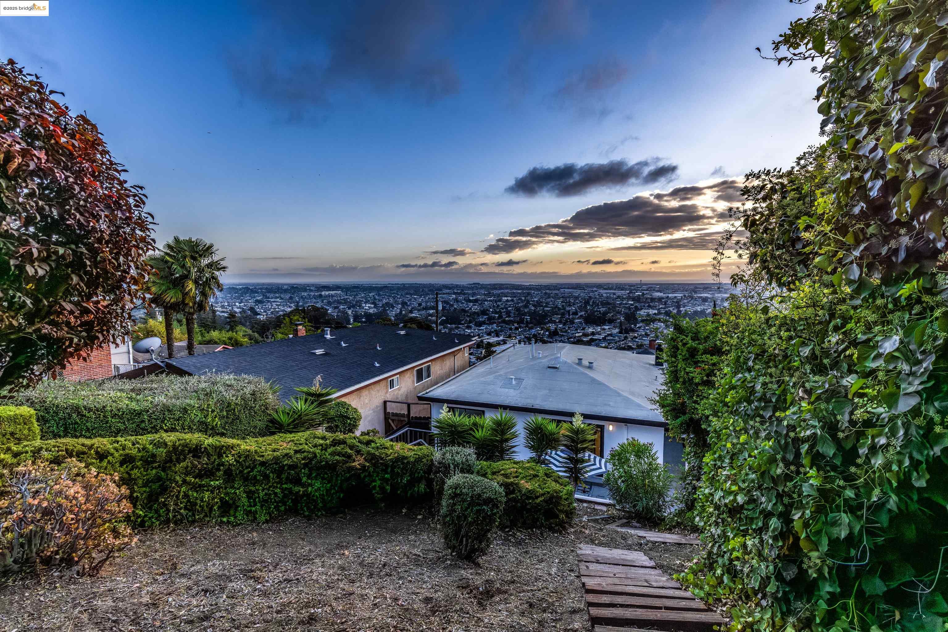 Detail Gallery Image 37 of 47 For 7756 Sunkist Dr, Oakland,  CA 94605 - 3 Beds | 2 Baths