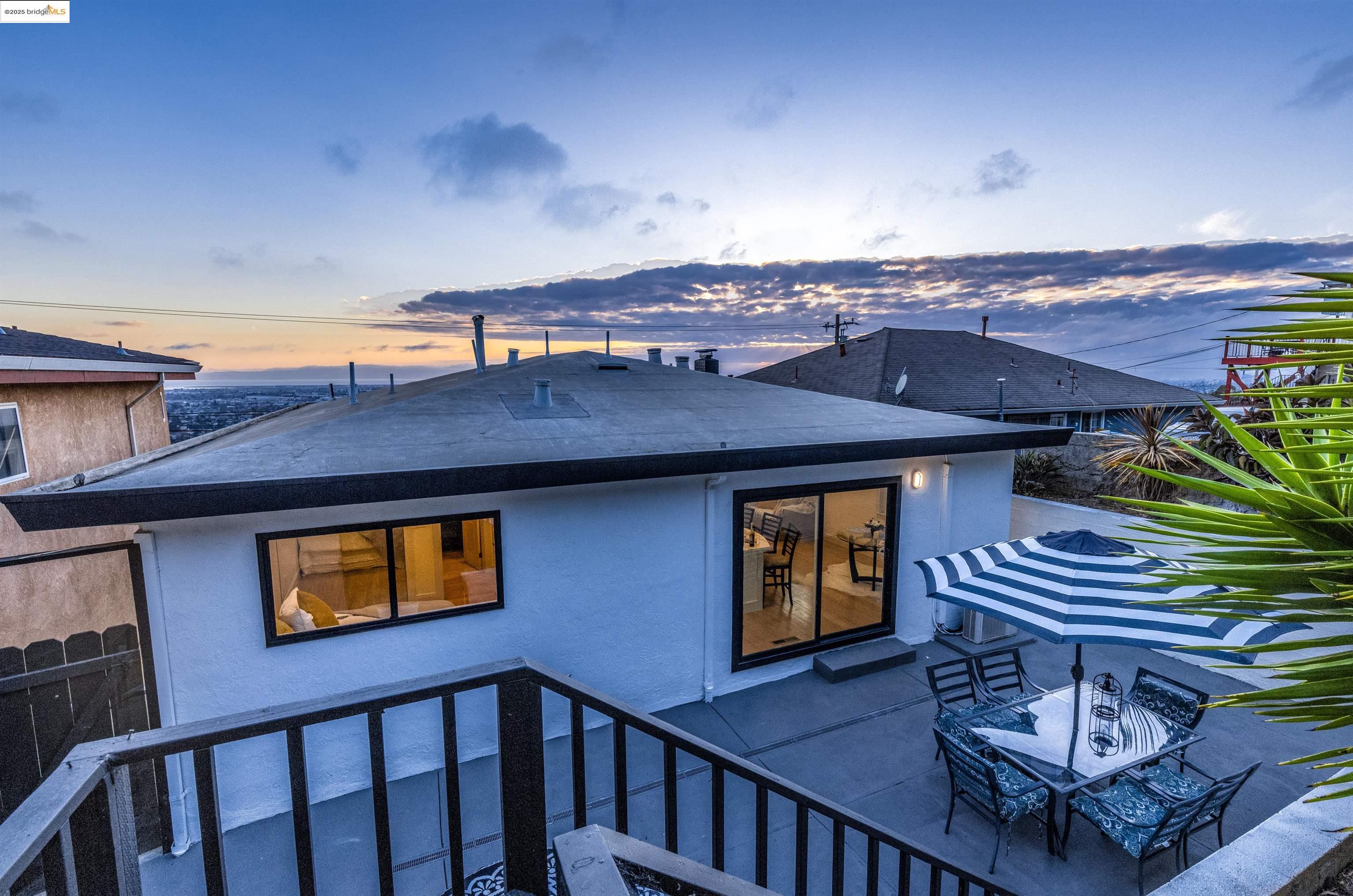 Detail Gallery Image 38 of 47 For 7756 Sunkist Dr, Oakland,  CA 94605 - 3 Beds | 2 Baths