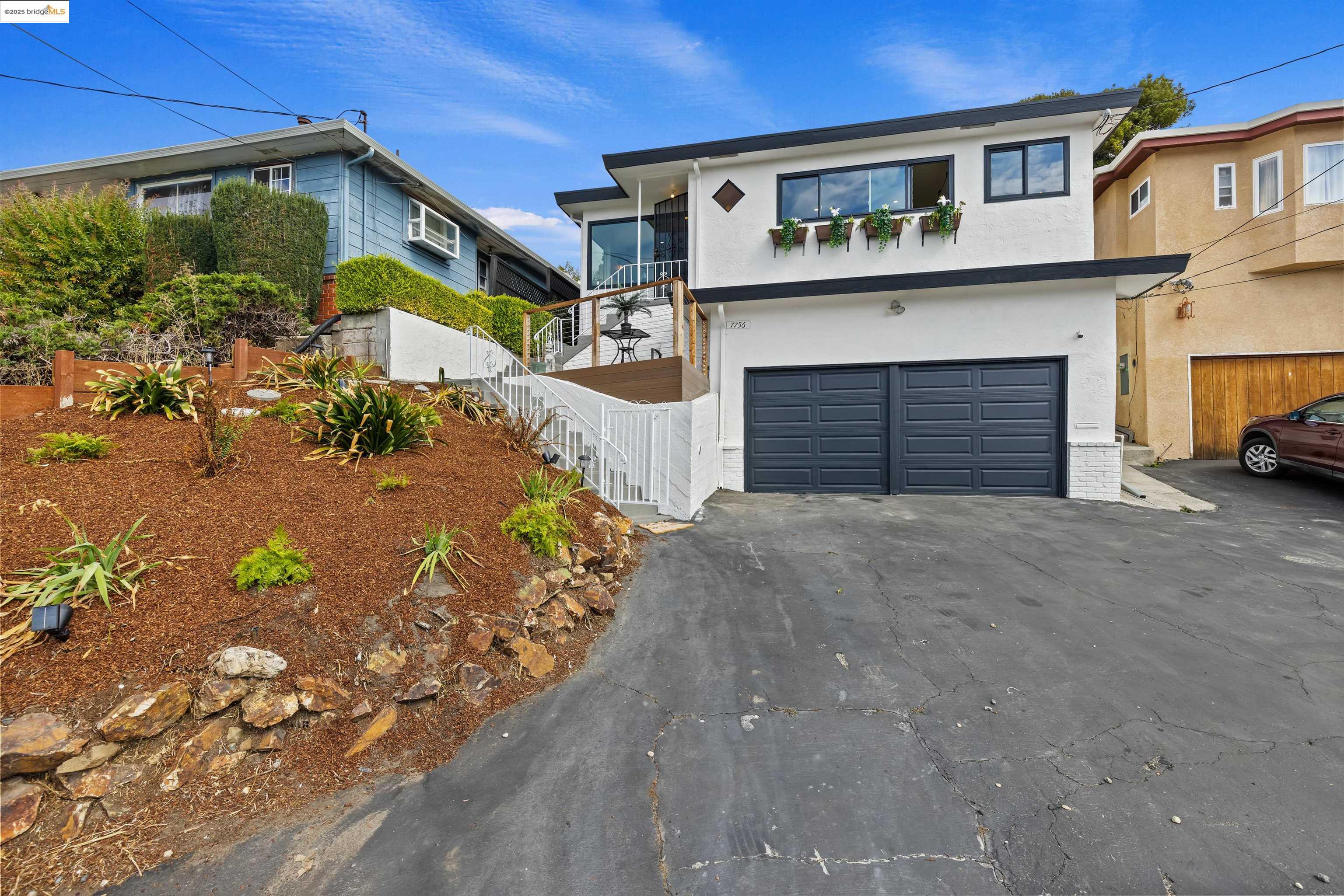 Detail Gallery Image 5 of 47 For 7756 Sunkist Dr, Oakland,  CA 94605 - 3 Beds | 2 Baths