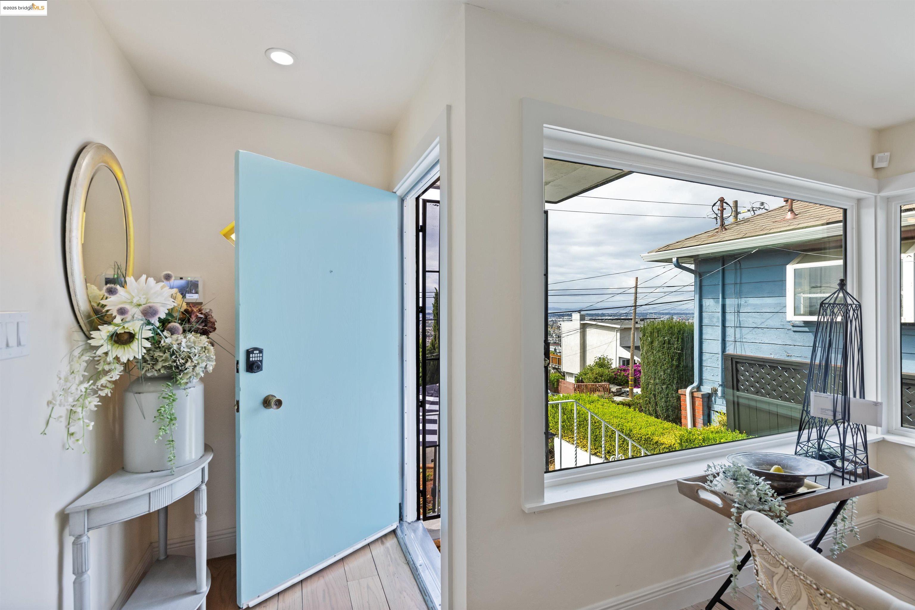 Detail Gallery Image 6 of 47 For 7756 Sunkist Dr, Oakland,  CA 94605 - 3 Beds | 2 Baths