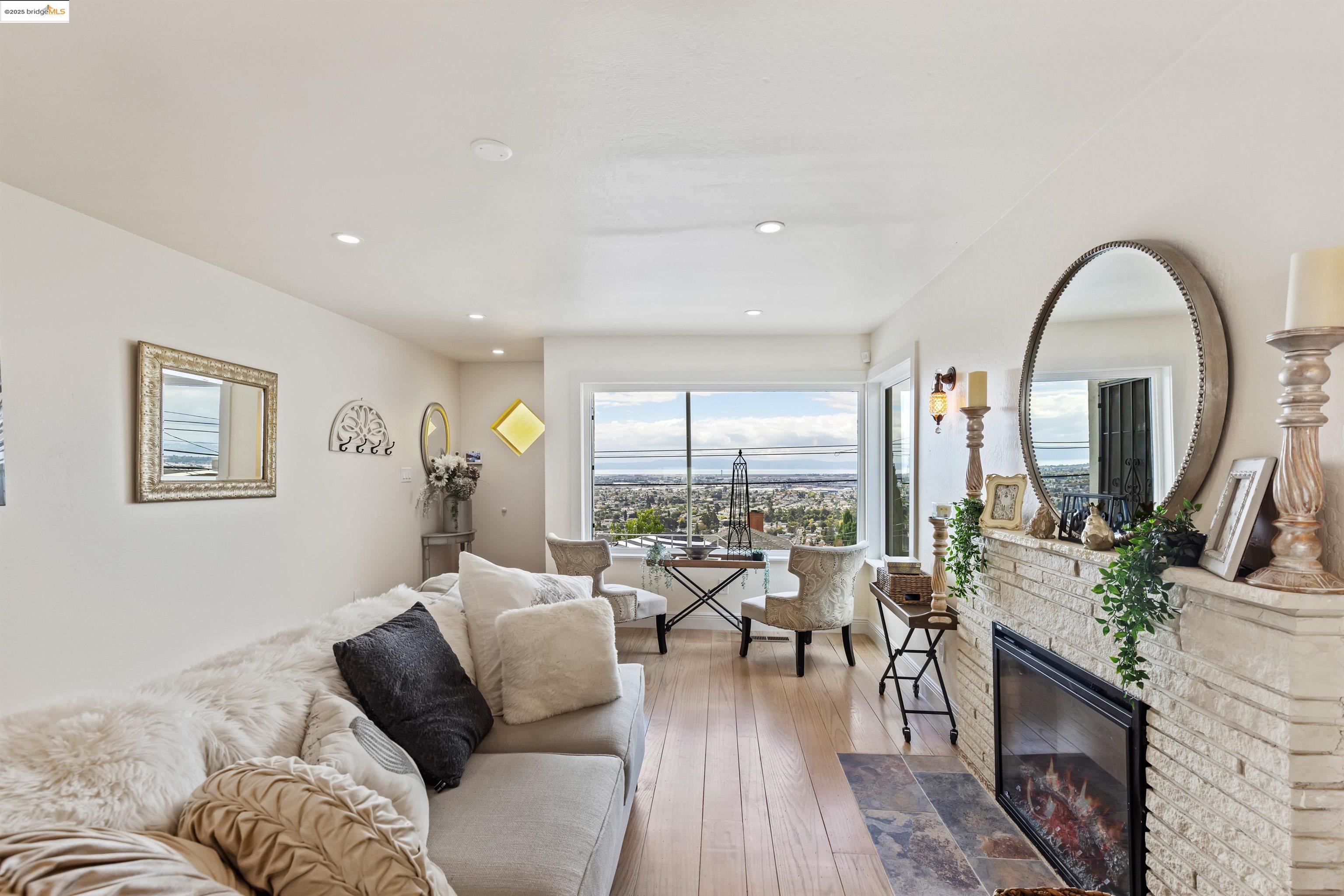 Detail Gallery Image 9 of 47 For 7756 Sunkist Dr, Oakland,  CA 94605 - 3 Beds | 2 Baths