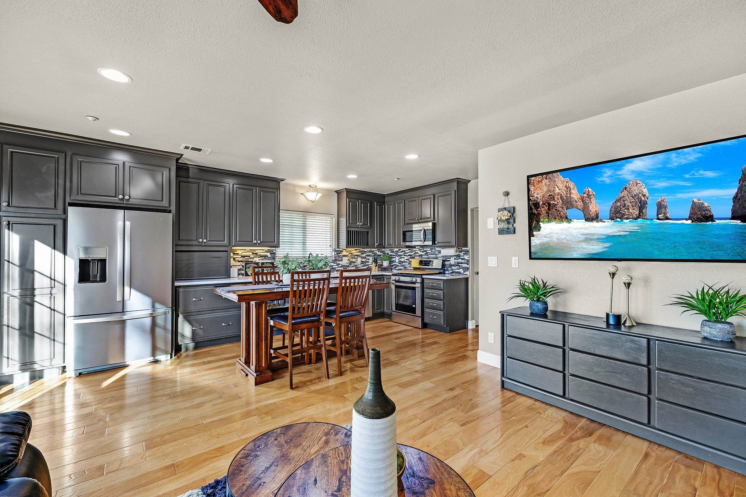 Detail Gallery Image 11 of 60 For 339 I St, Fremont,  CA 94536 - 6 Beds | 3 Baths