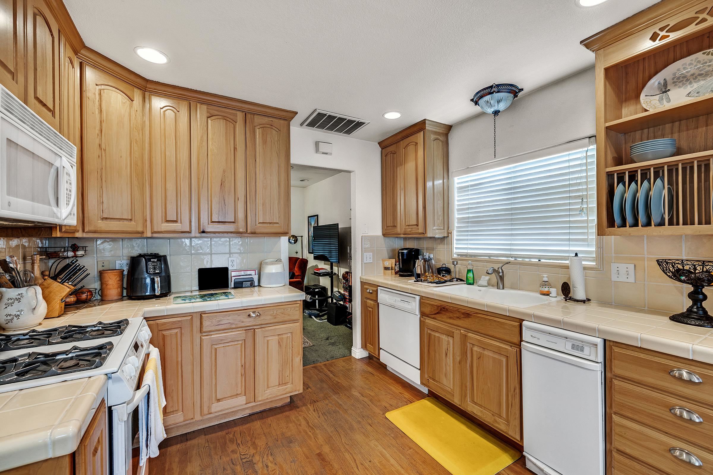 Detail Gallery Image 22 of 60 For 339 I St, Fremont,  CA 94536 - 6 Beds | 3 Baths