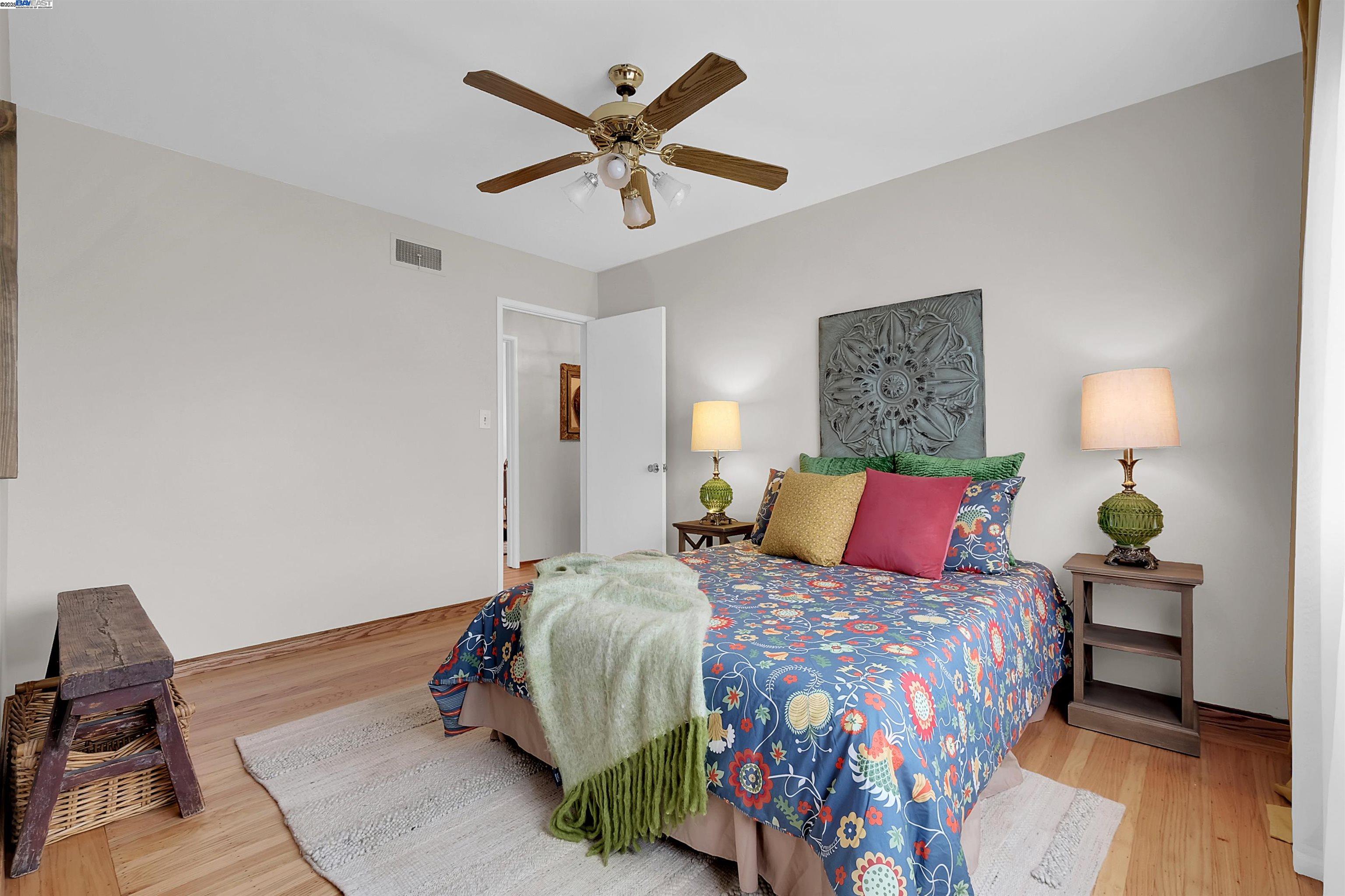 Detail Gallery Image 18 of 34 For 15835 via Seco, San Lorenzo,  CA 94580 - 3 Beds | 2 Baths