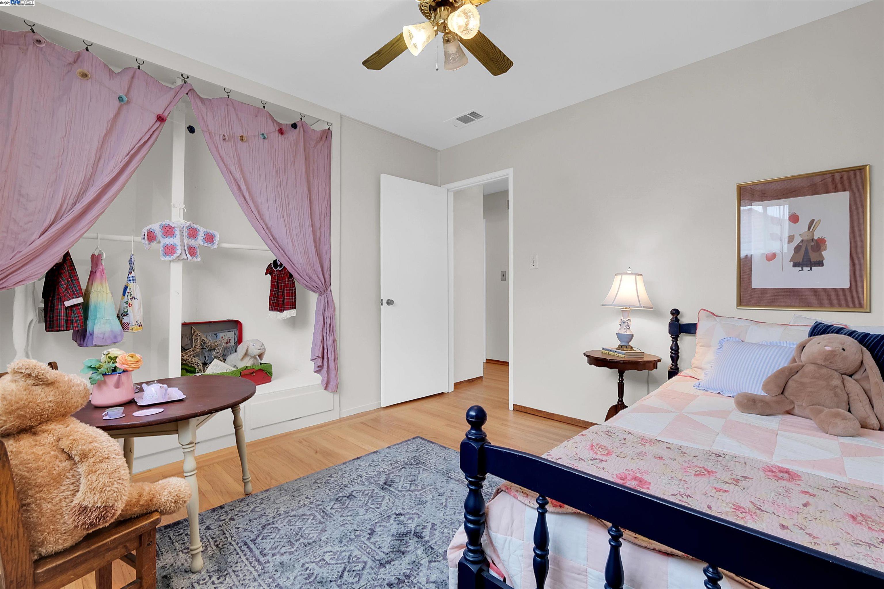 Detail Gallery Image 25 of 34 For 15835 via Seco, San Lorenzo,  CA 94580 - 3 Beds | 2 Baths