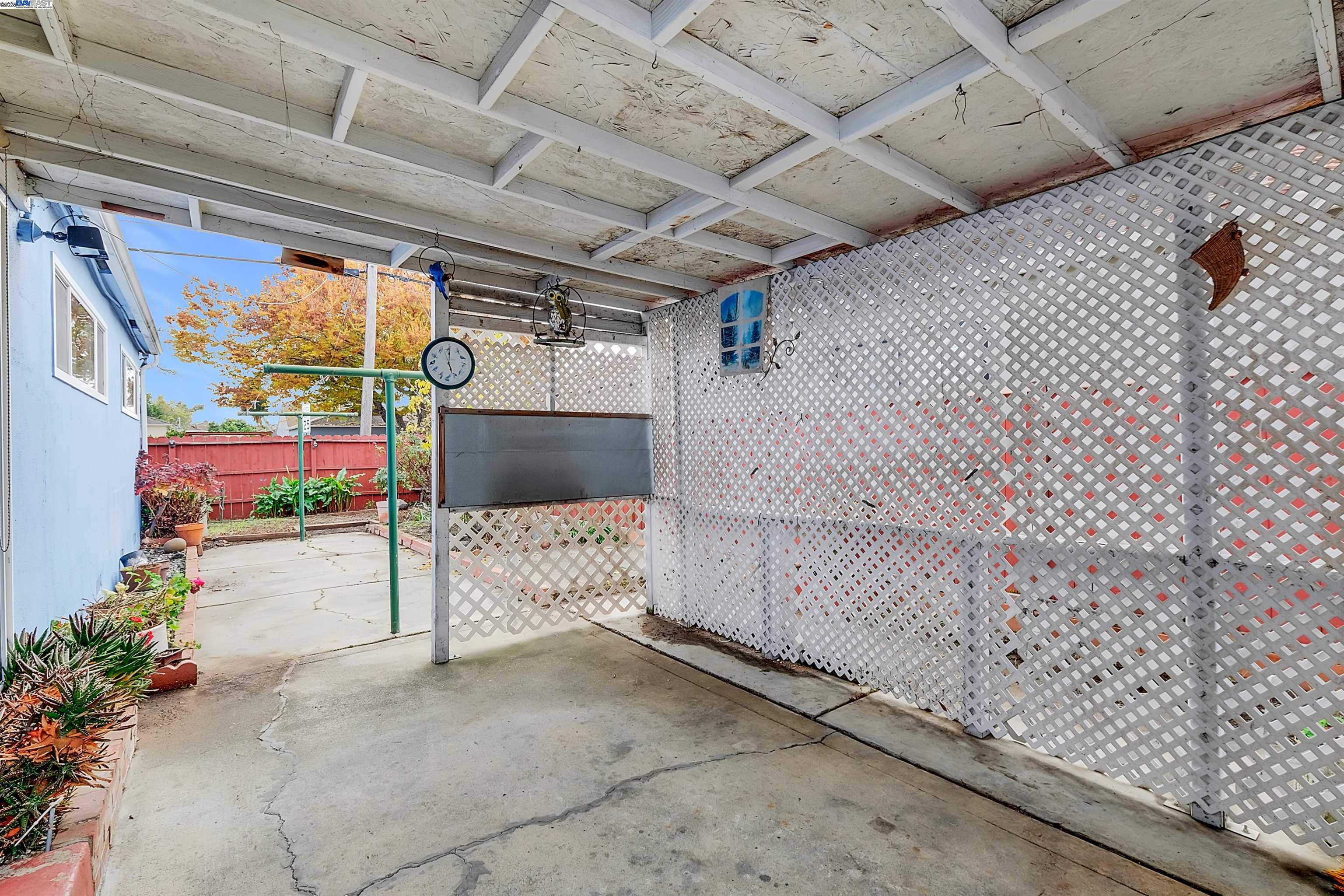 Detail Gallery Image 30 of 34 For 15835 via Seco, San Lorenzo,  CA 94580 - 3 Beds | 2 Baths