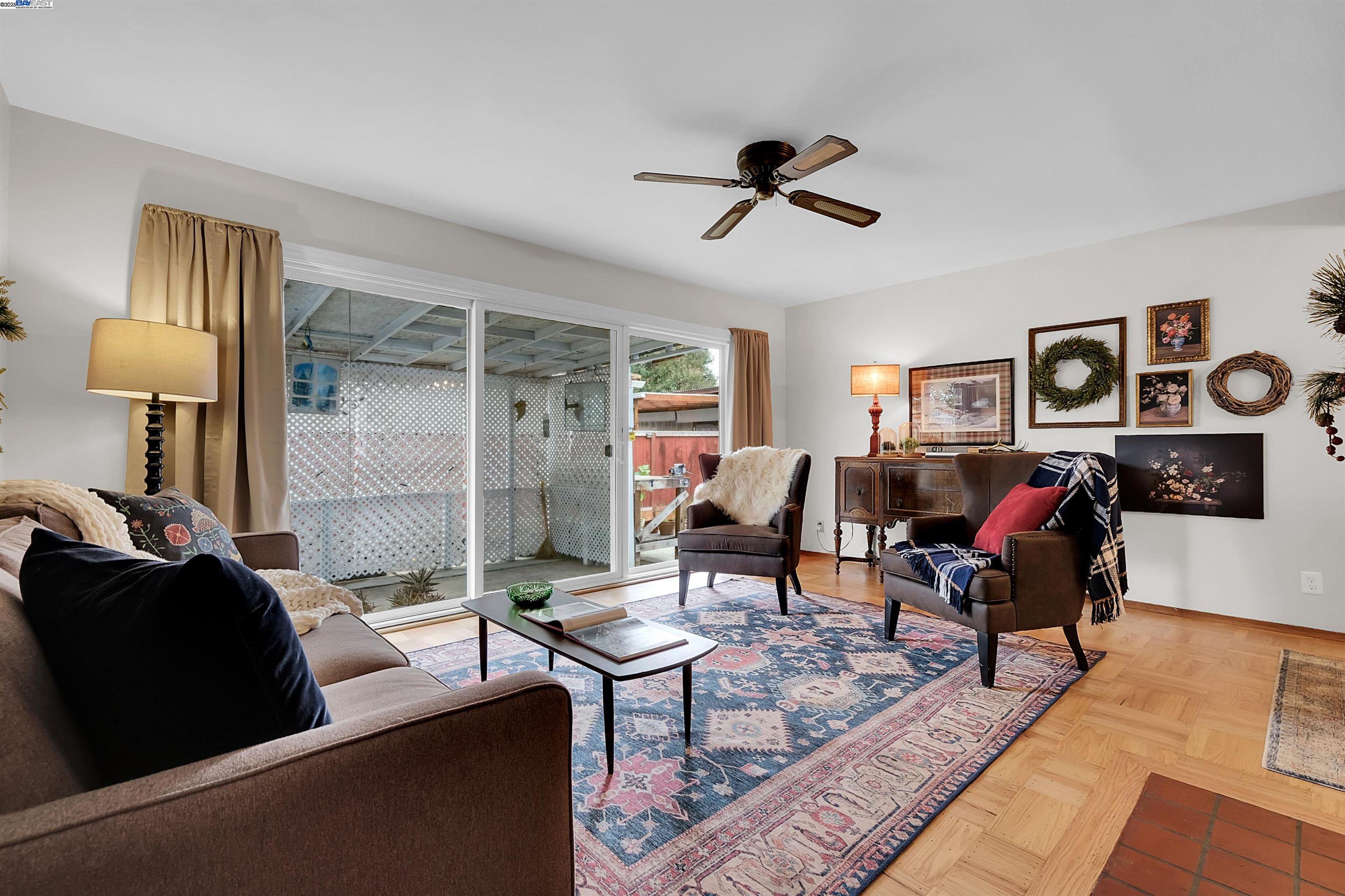 Detail Gallery Image 8 of 34 For 15835 via Seco, San Lorenzo,  CA 94580 - 3 Beds | 2 Baths