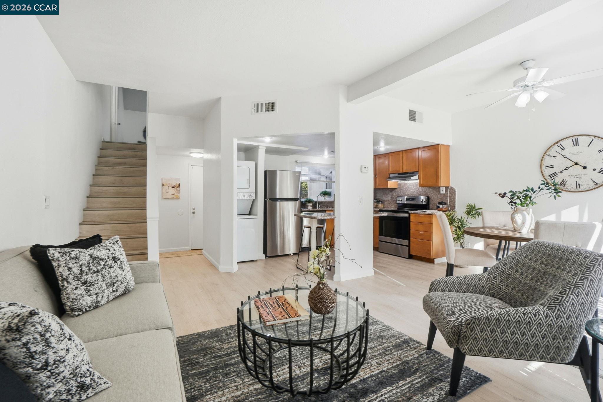 Photo #3: 41119459 Listing: Photo #3