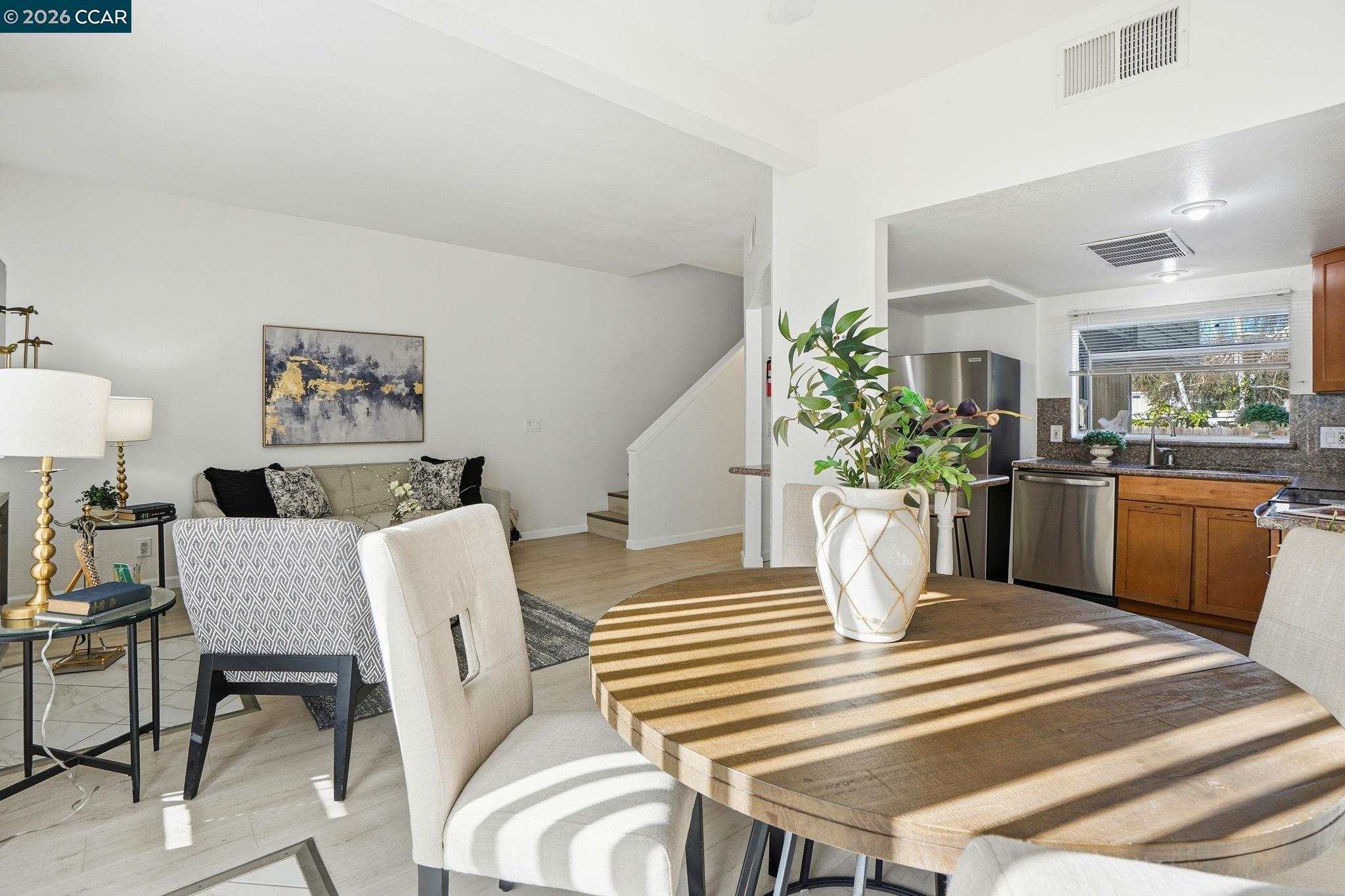 Photo #7: 41119459 Listing: Photo #7